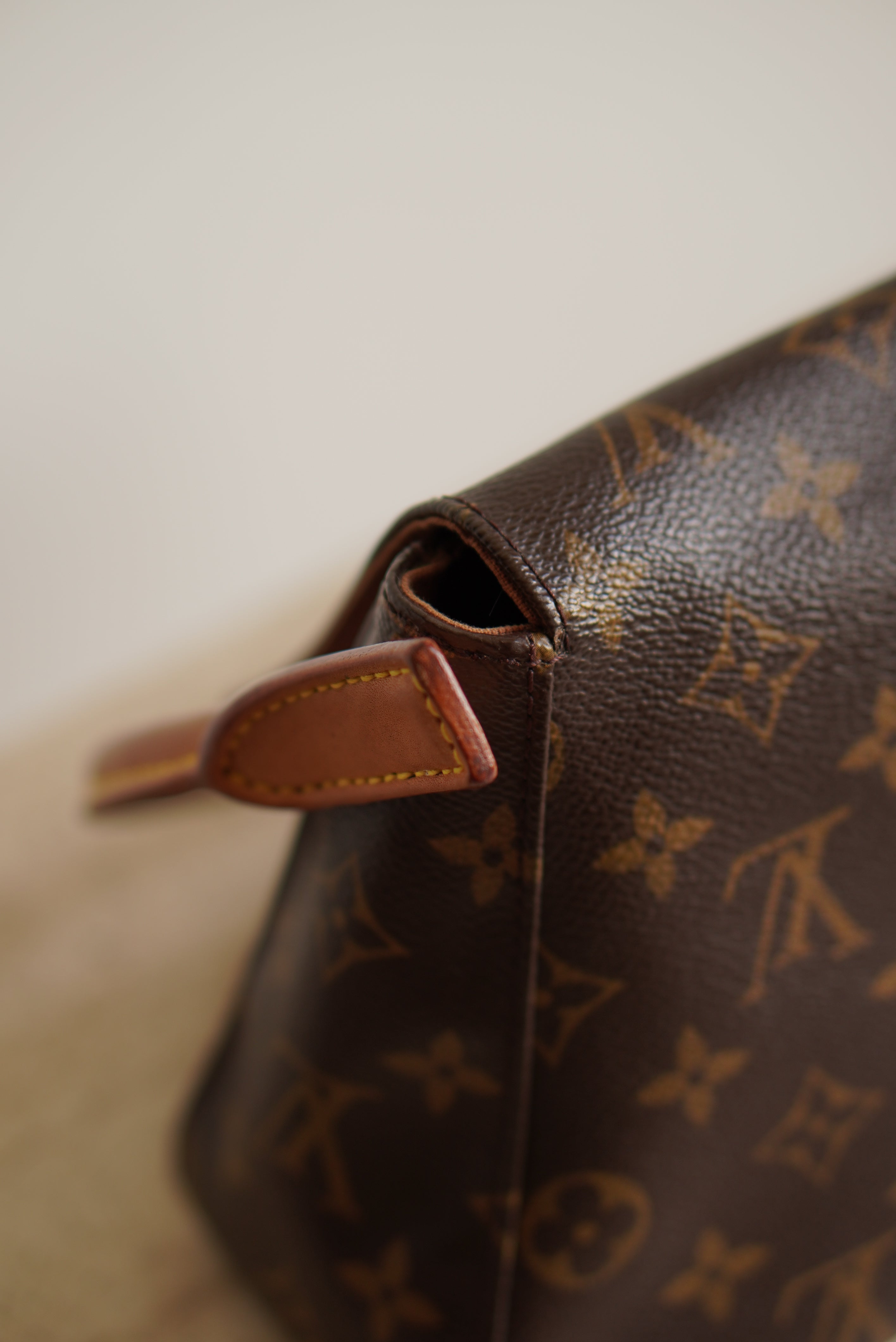 LOUIS VUITTON LOOPING PM