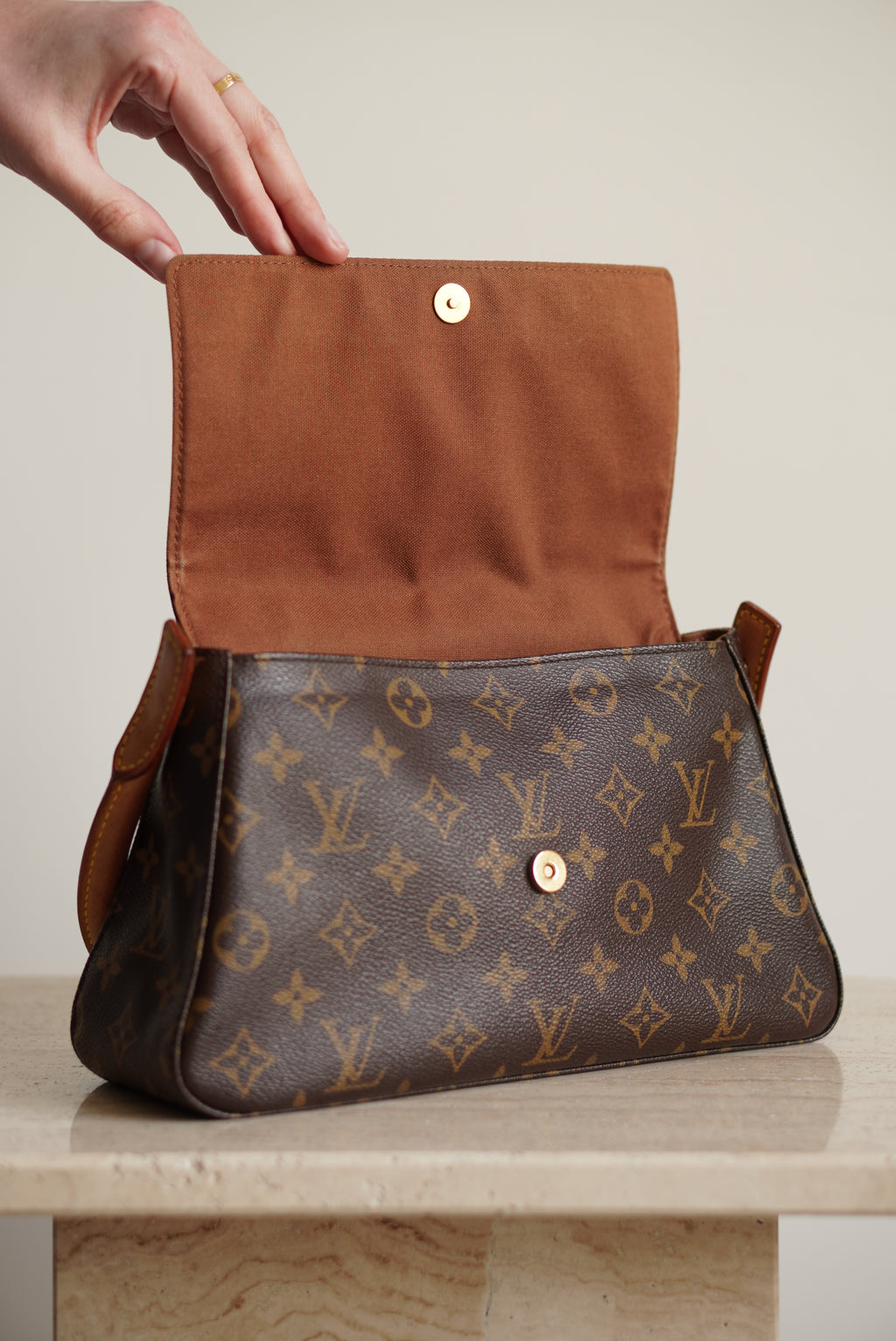 LOUIS VUITTON LOOPING PM