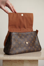 LOUIS VUITTON LOOPING PM