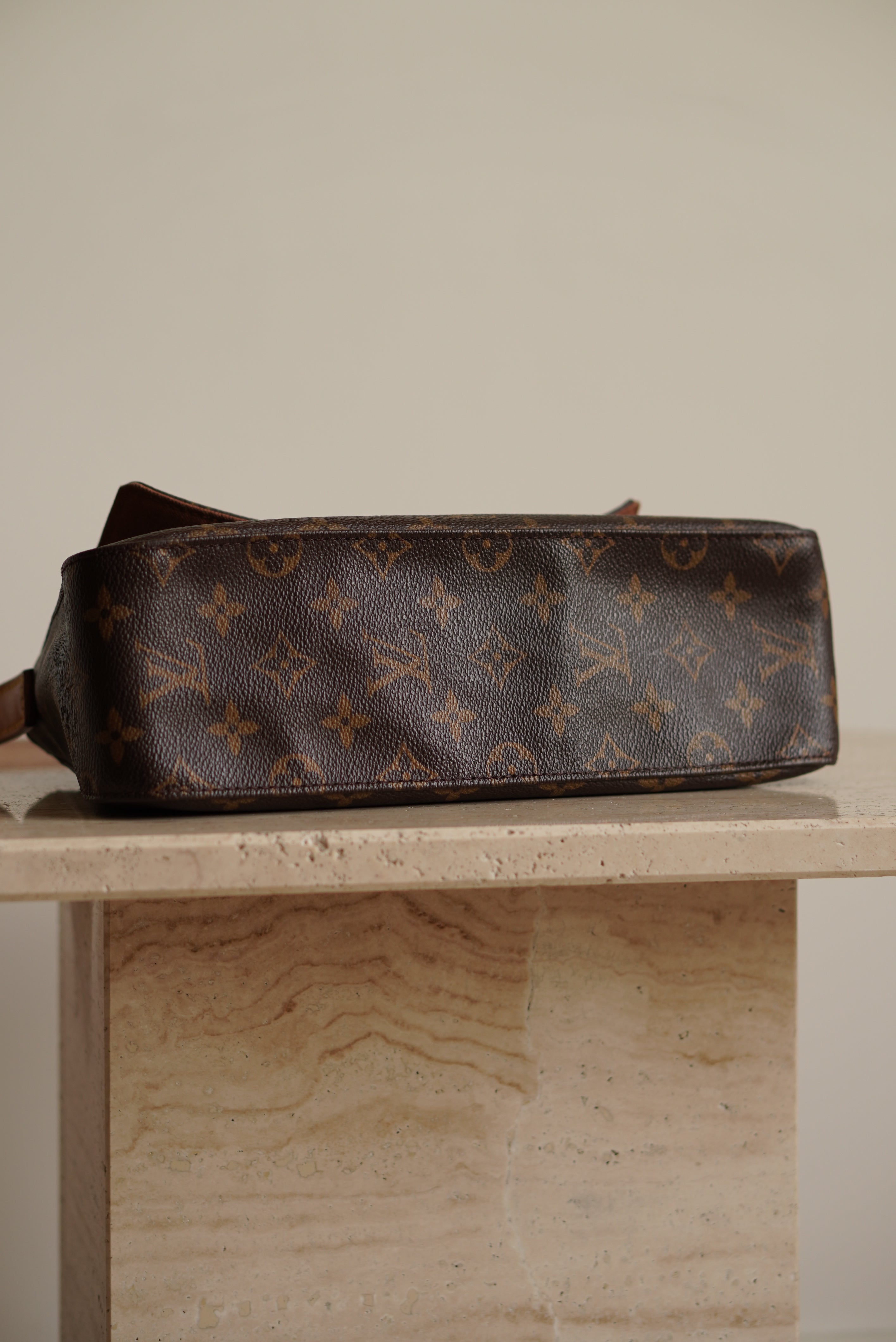 LOUIS VUITTON LOOPING PM