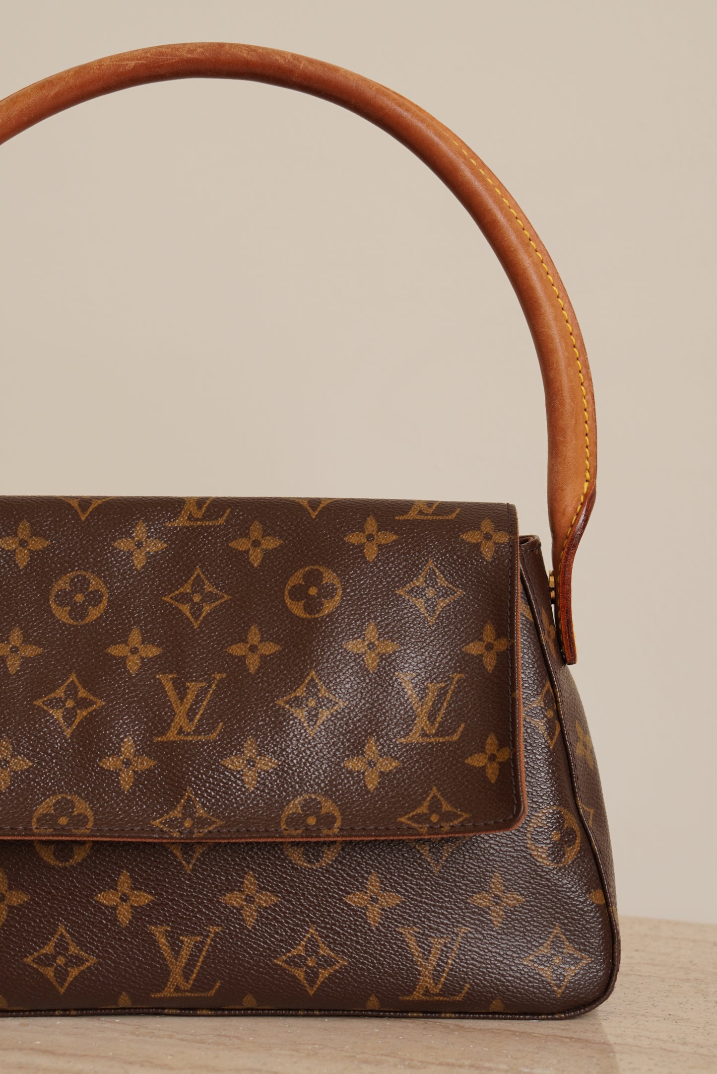 LOUIS VUITTON LOOPING PM