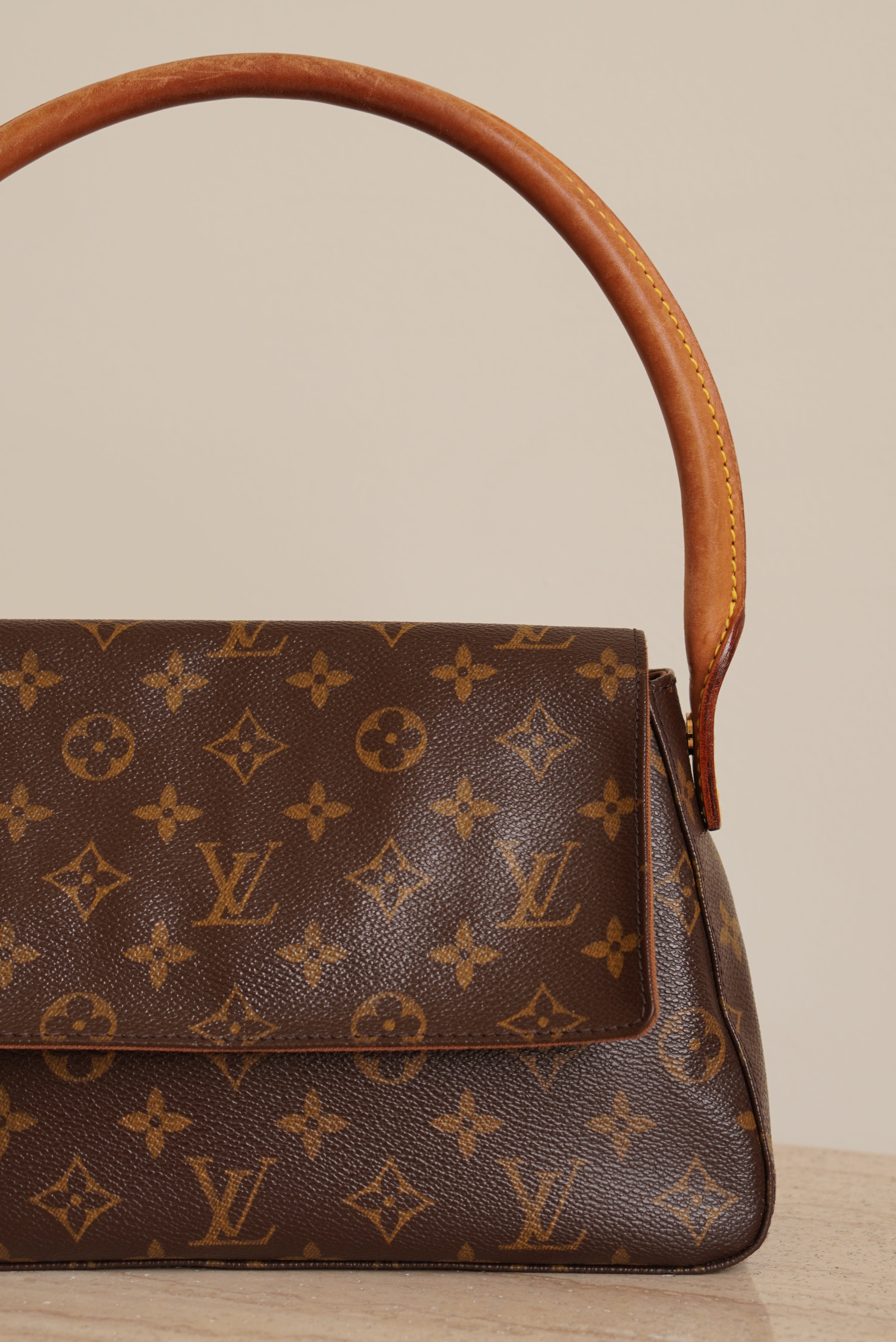 LOUIS VUITTON LOOPING PM