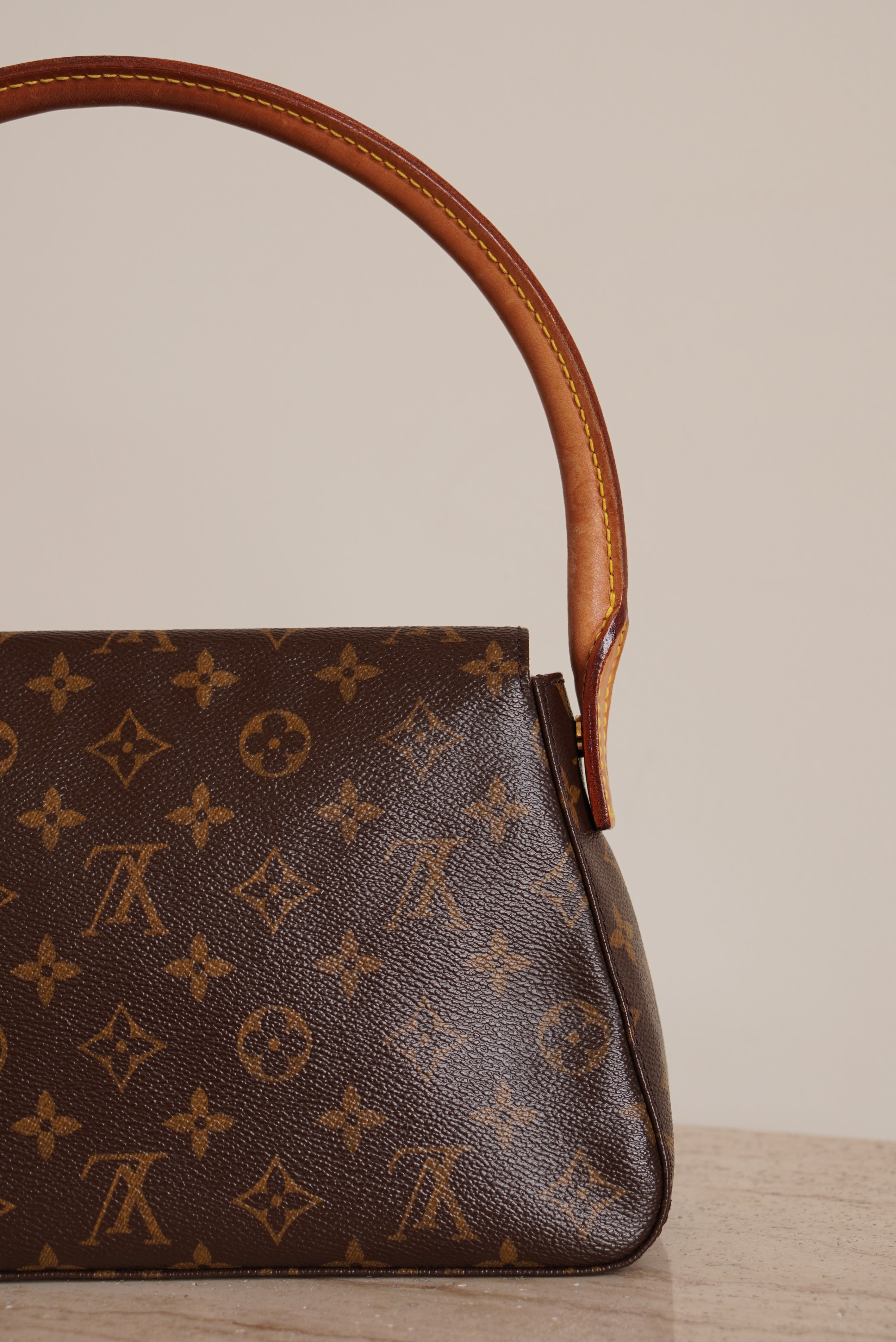 LOUIS VUITTON LOOPING PM