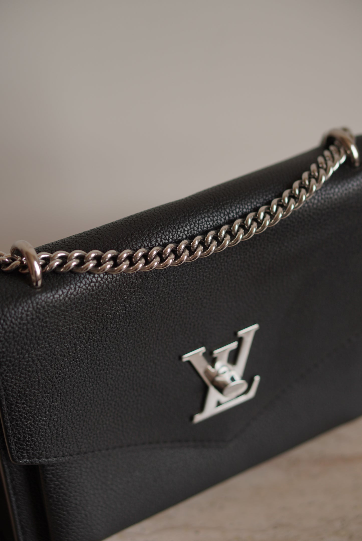 LOUIS VUITTON MYLOCKME CHAIN | BLACK