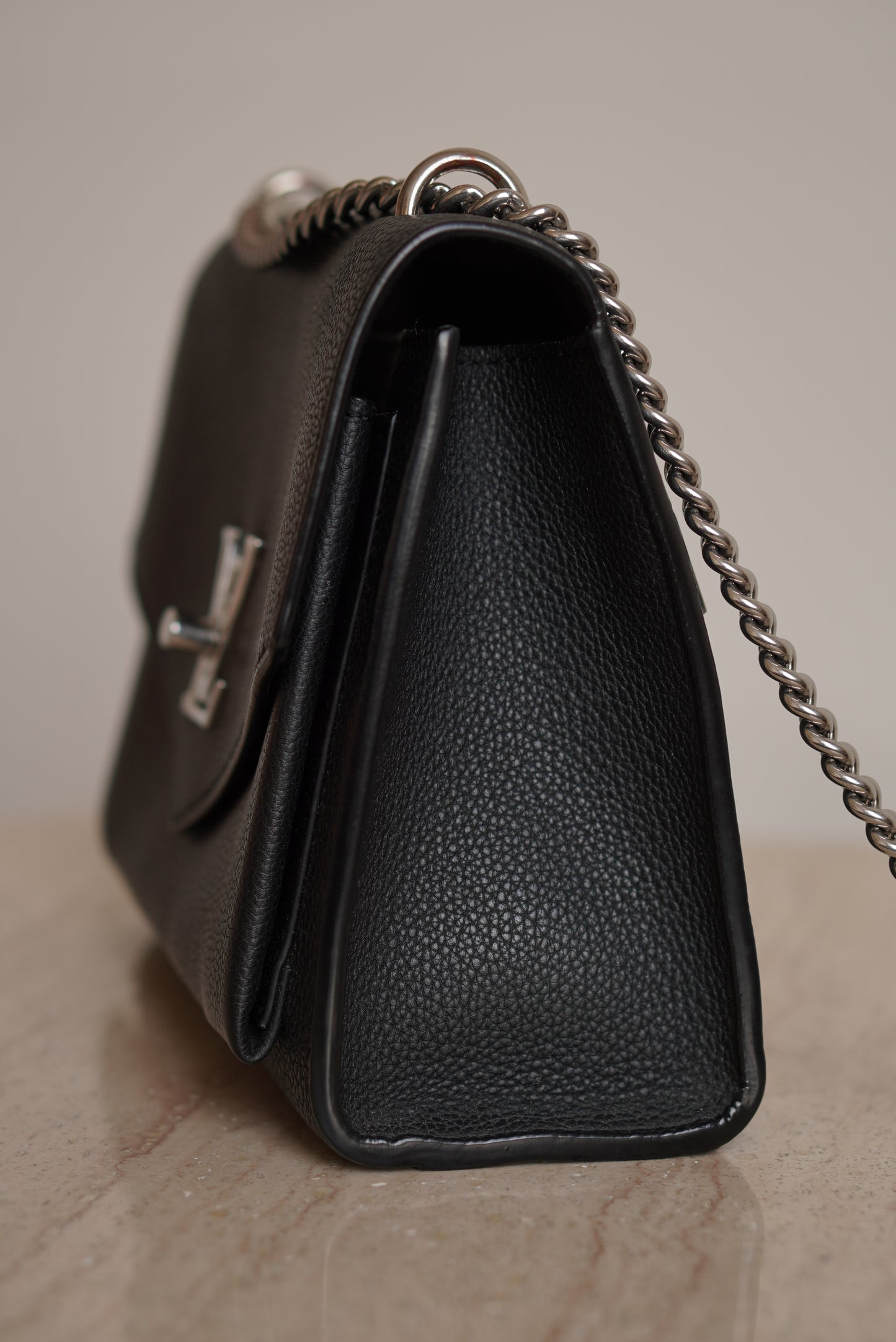 LOUIS VUITTON MYLOCKME CHAIN | BLACK