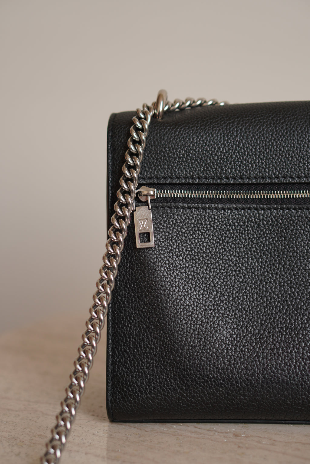 LOUIS VUITTON MYLOCKME CHAIN | BLACK