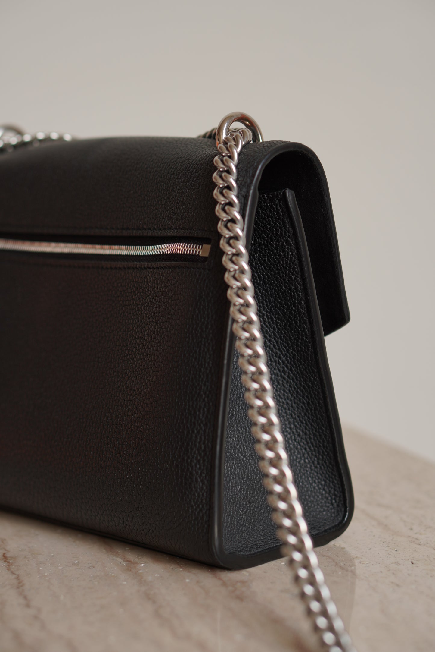 LOUIS VUITTON MYLOCKME CHAIN | BLACK