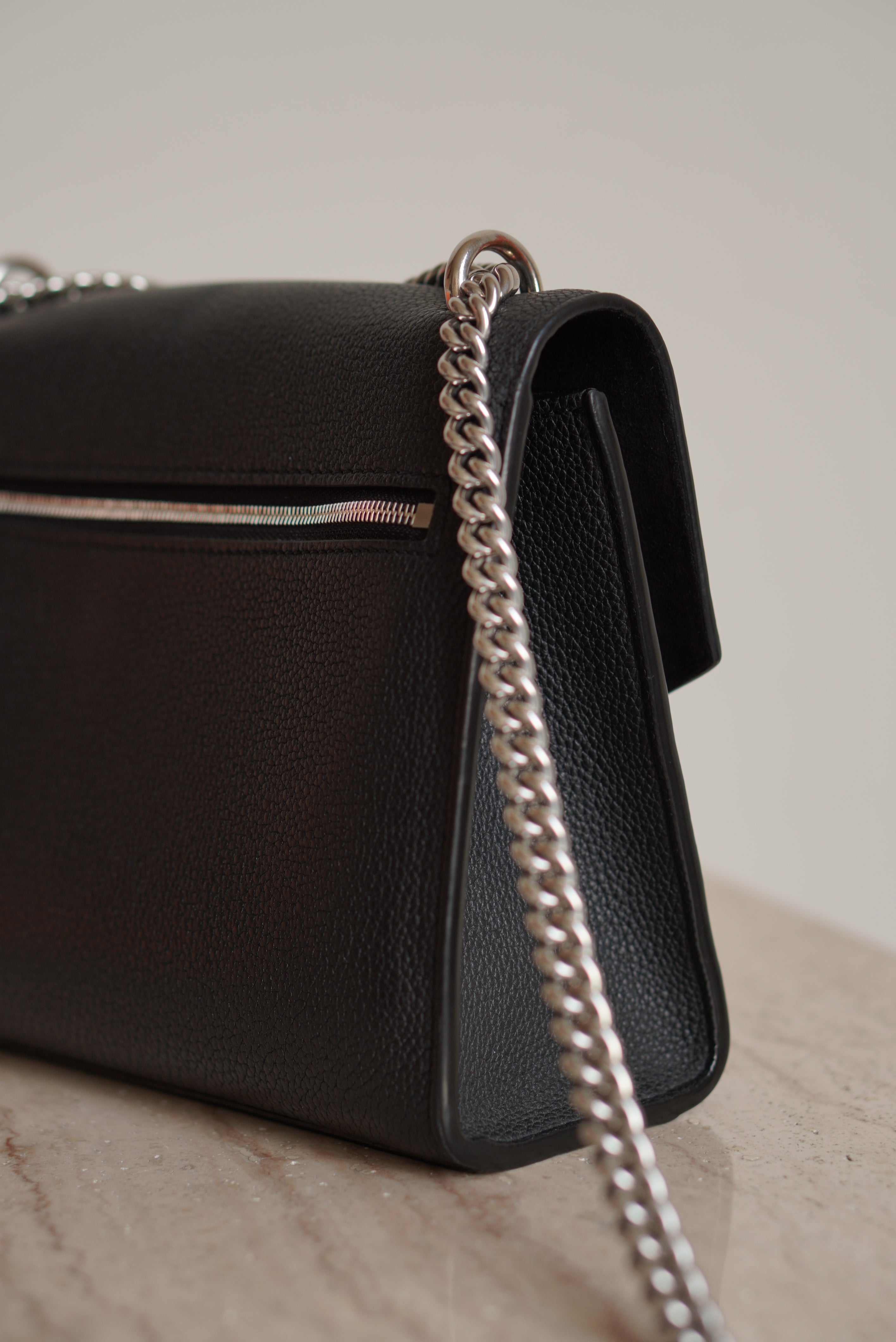 LOUIS VUITTON MYLOCKME CHAIN | BLACK