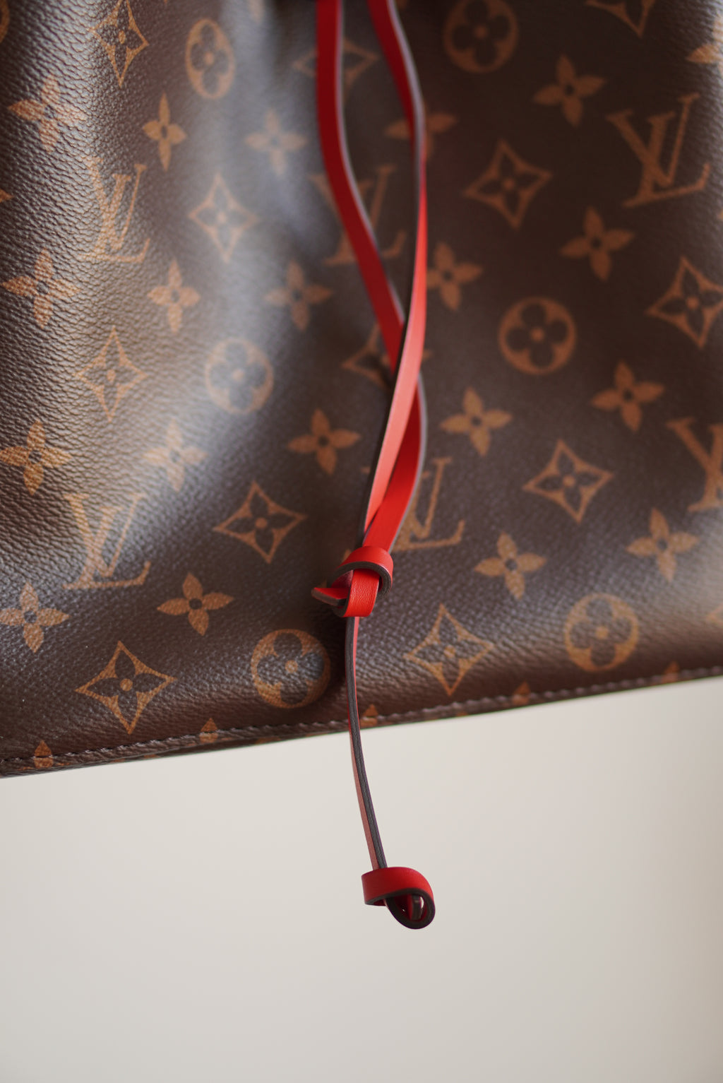 LOUIS VUITTON NÉONOÉ