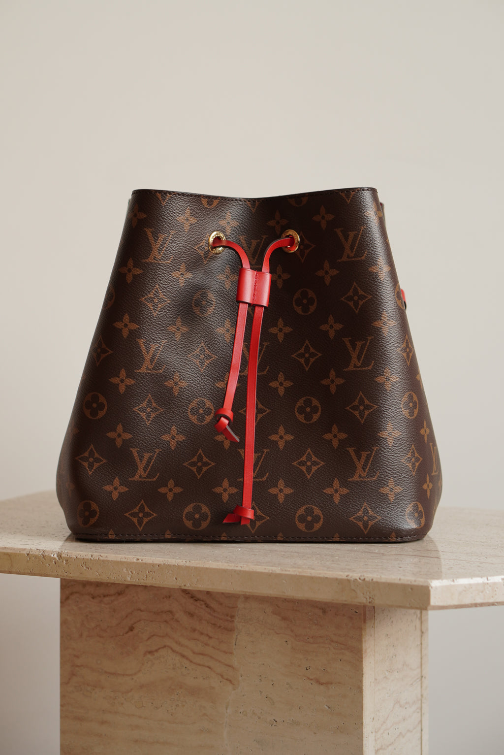 LOUIS VUITTON NÉONOÉ