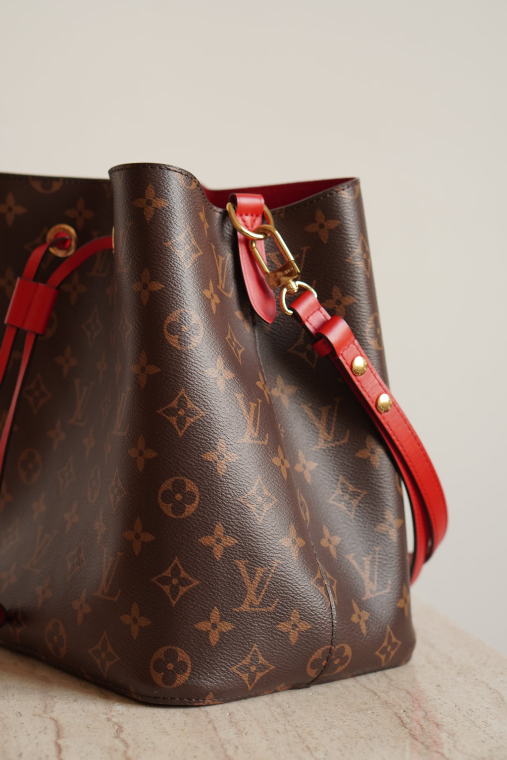LOUIS VUITTON NÉONOÉ