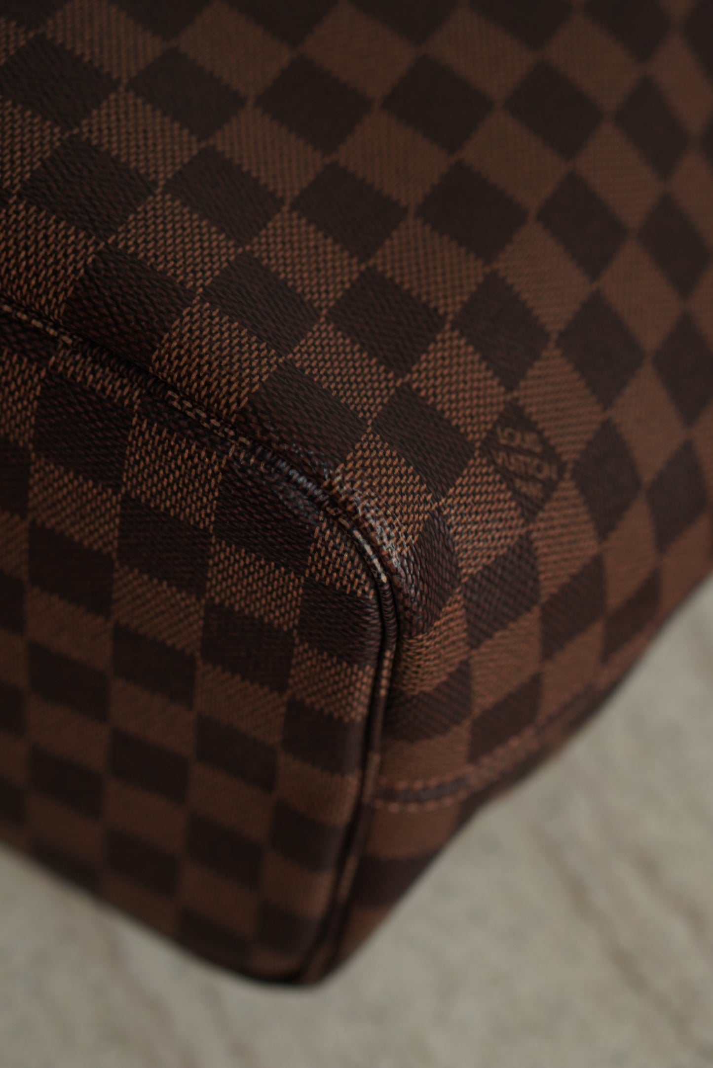 LOUIS VUITTON NEVERFULL MM
