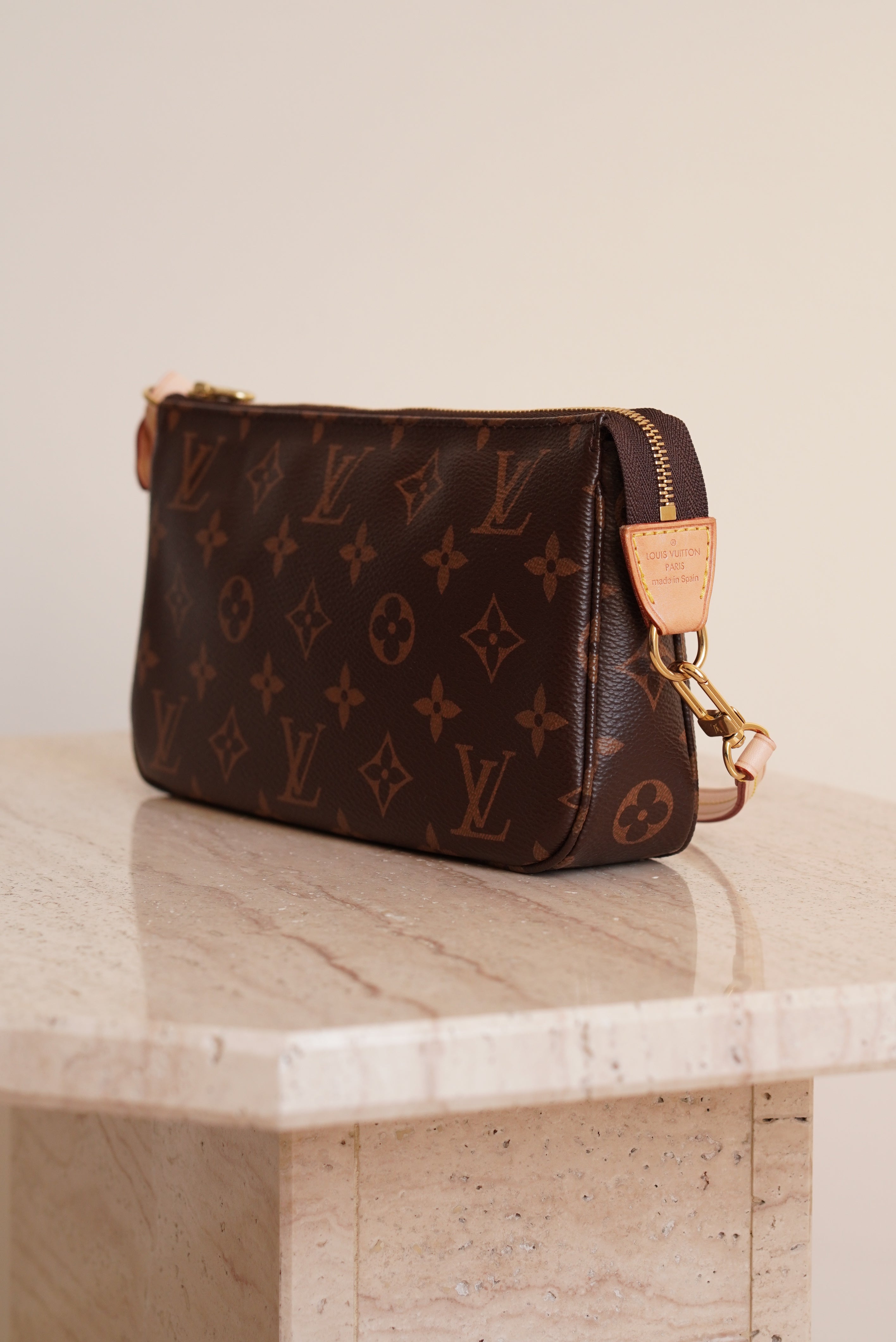 LOUIS VUITTON POCHETTE ACCESSOIRES