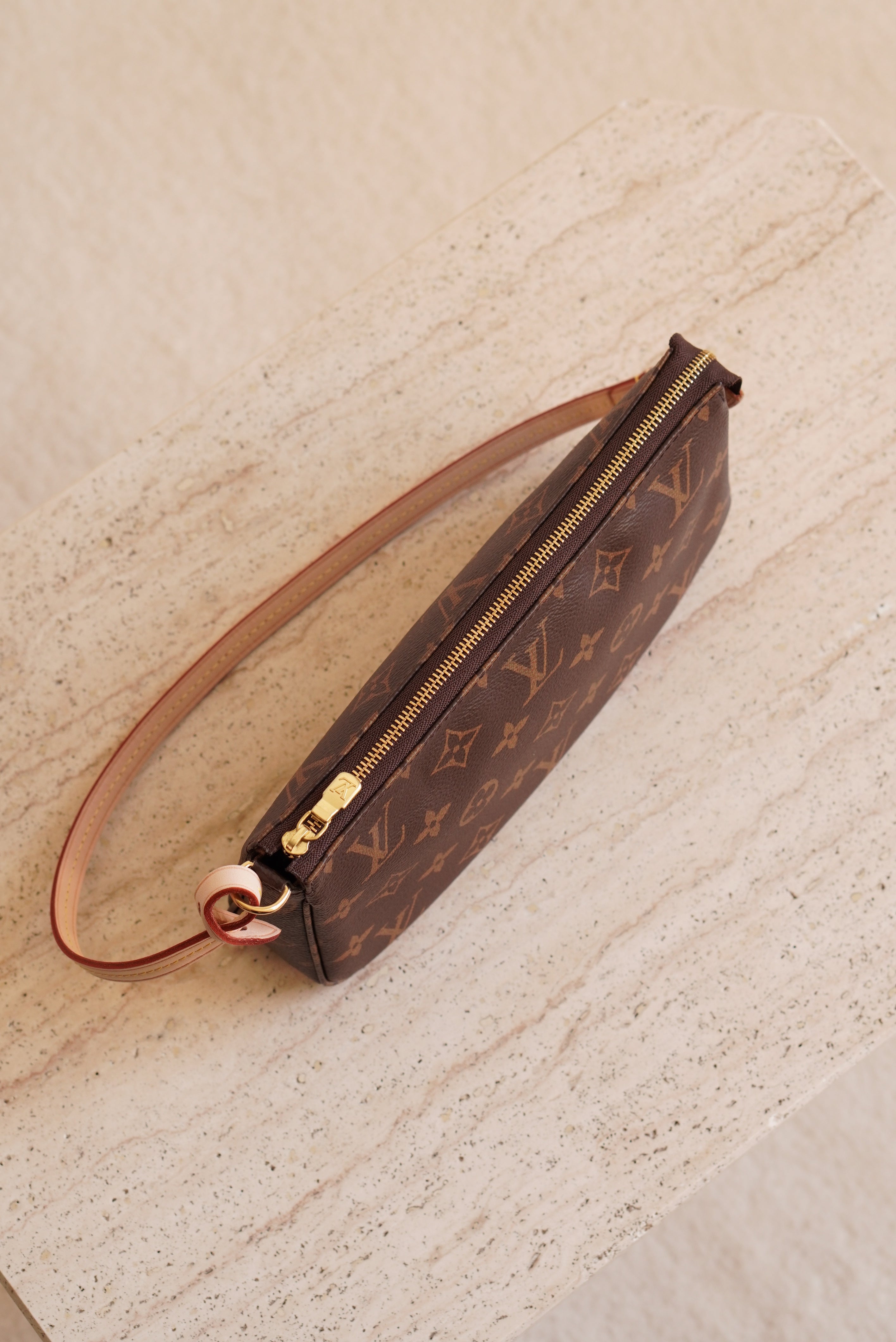 LOUIS VUITTON POCHETTE ACCESSOIRES