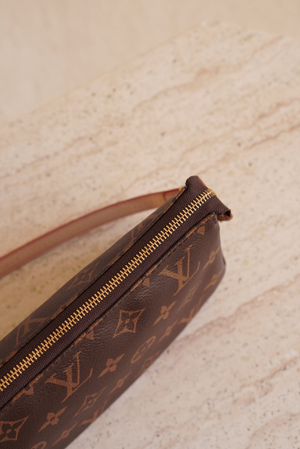 LOUIS VUITTON POCHETTE ACCESSOIRES