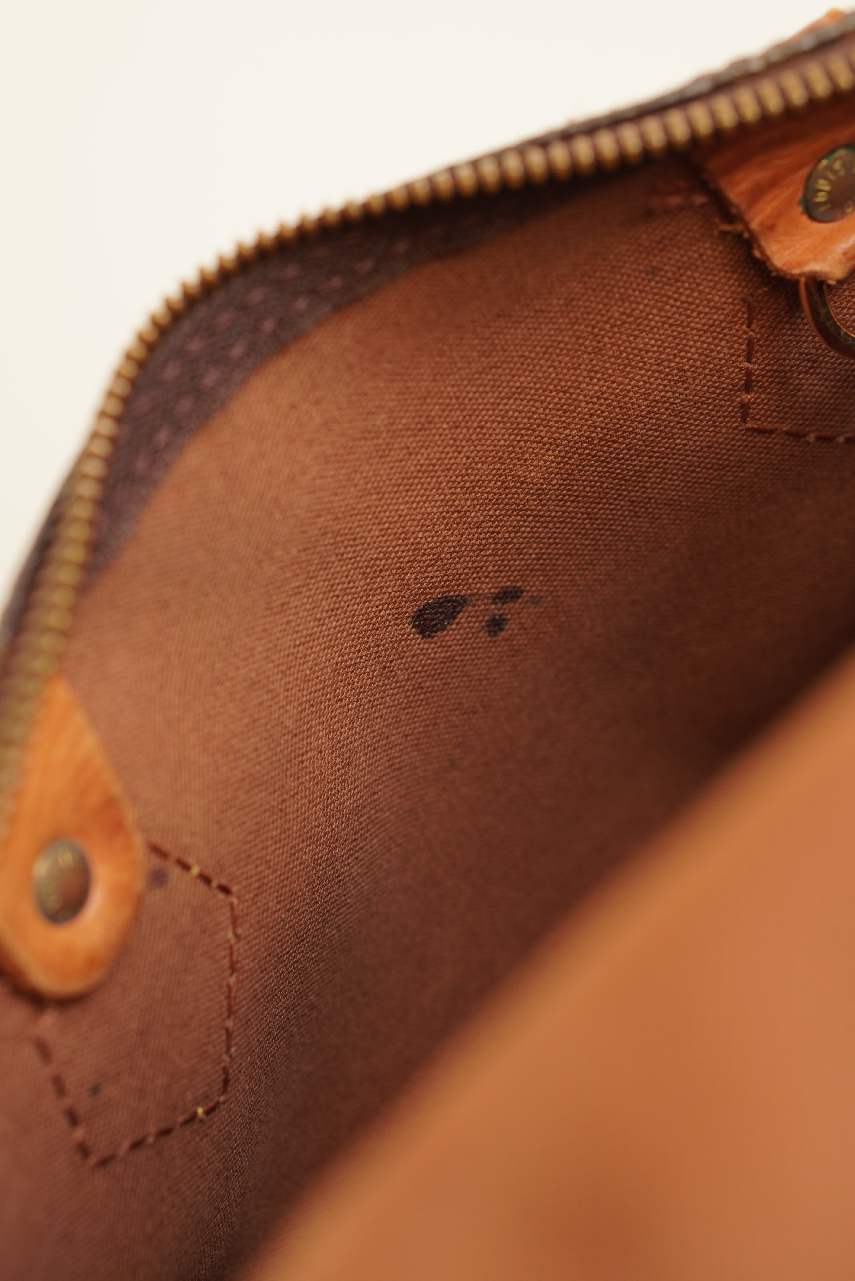 LOUIS VUITTON SPEEDY 30