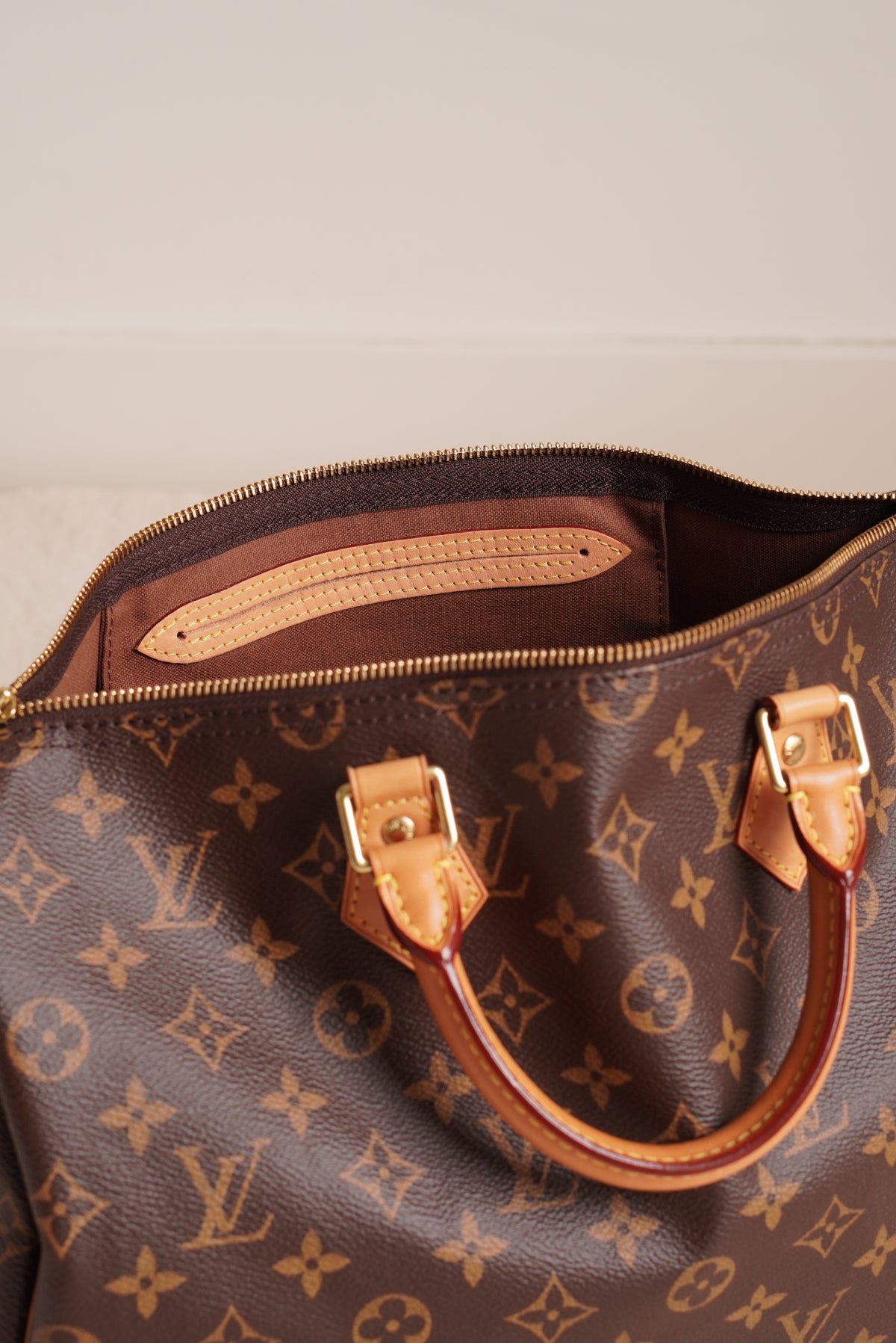 LOUIS VUITTON SPEEDY 35