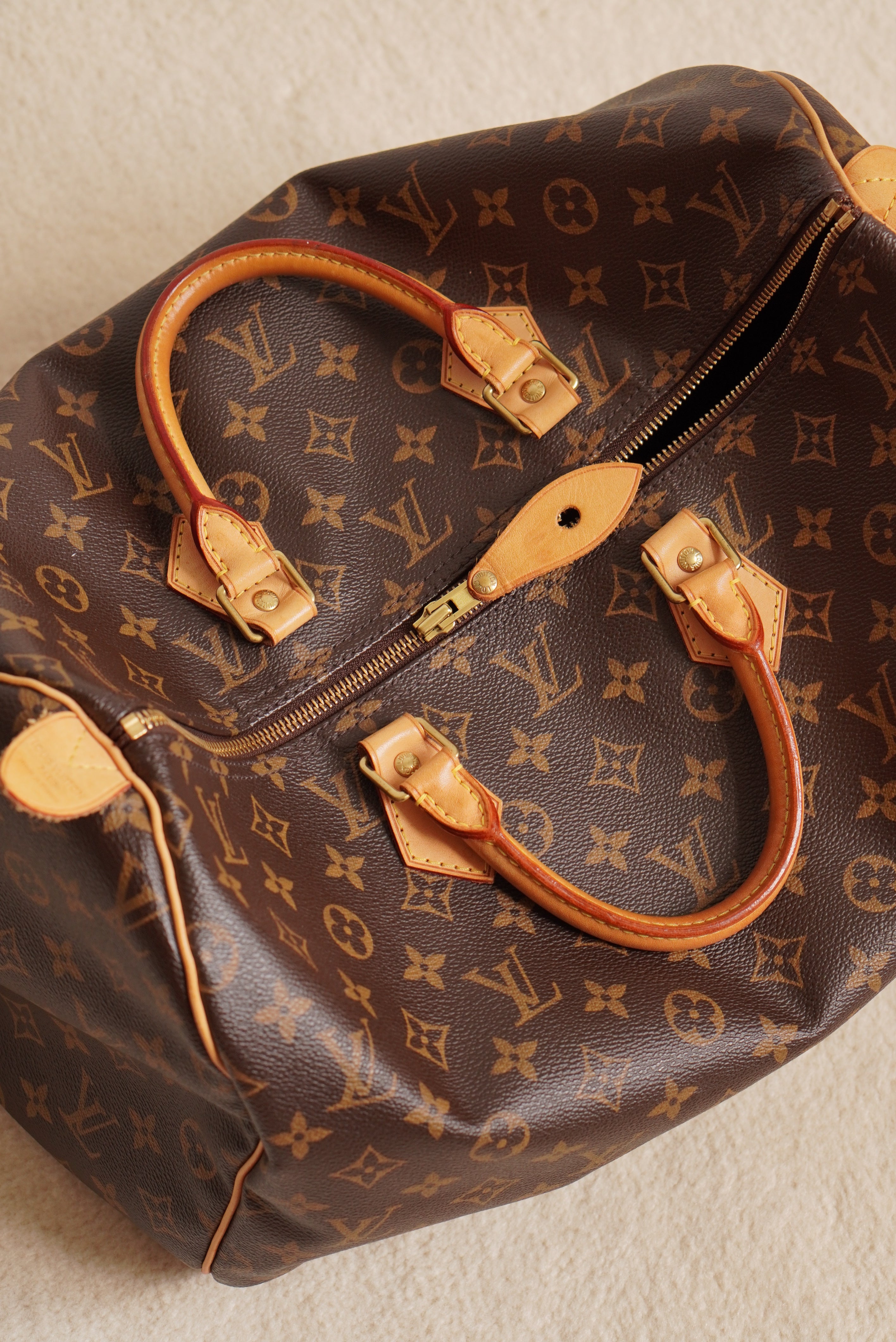 LOUIS VUITTON SPEEDY 40
