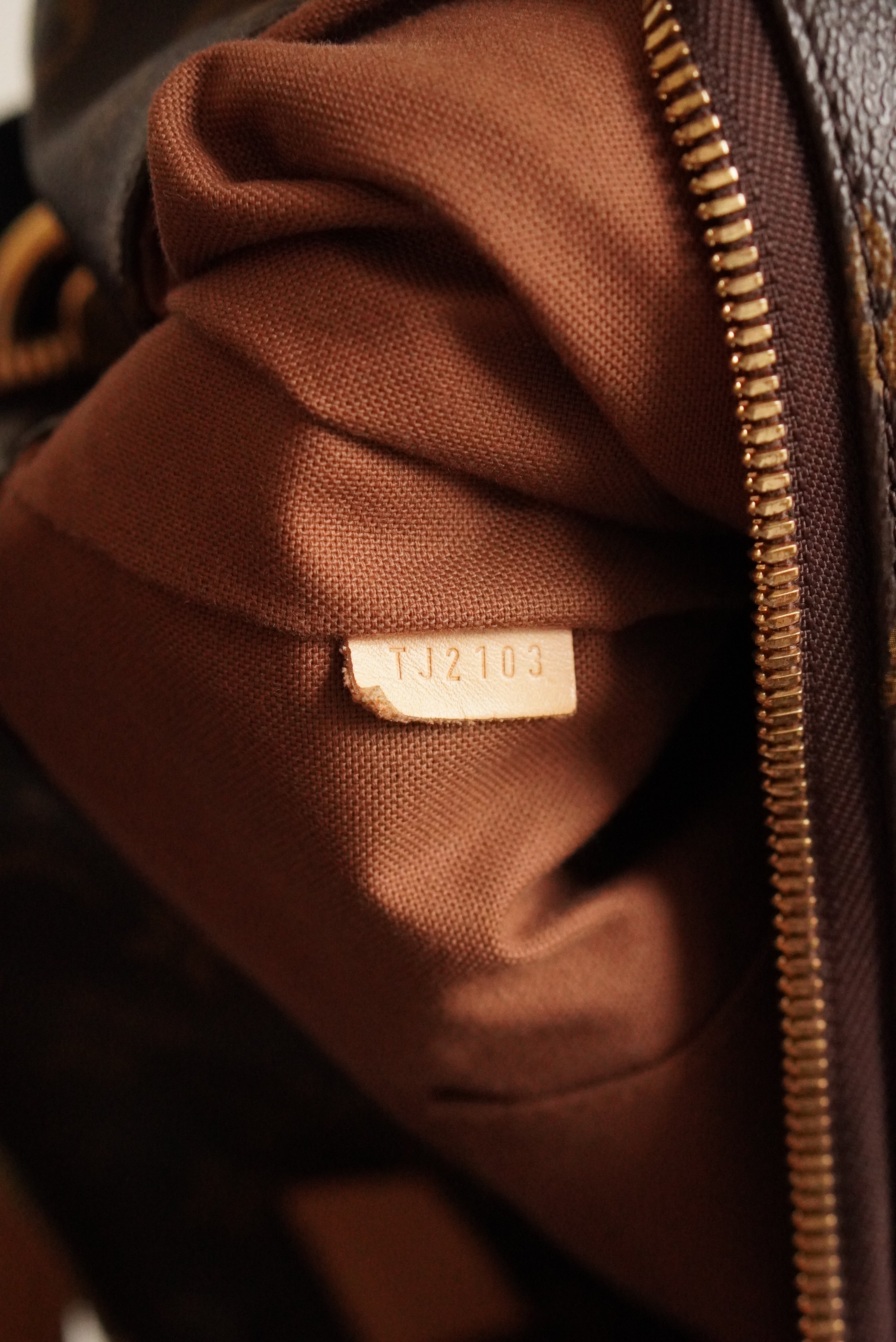 LOUIS VUITTON SULLY MM
