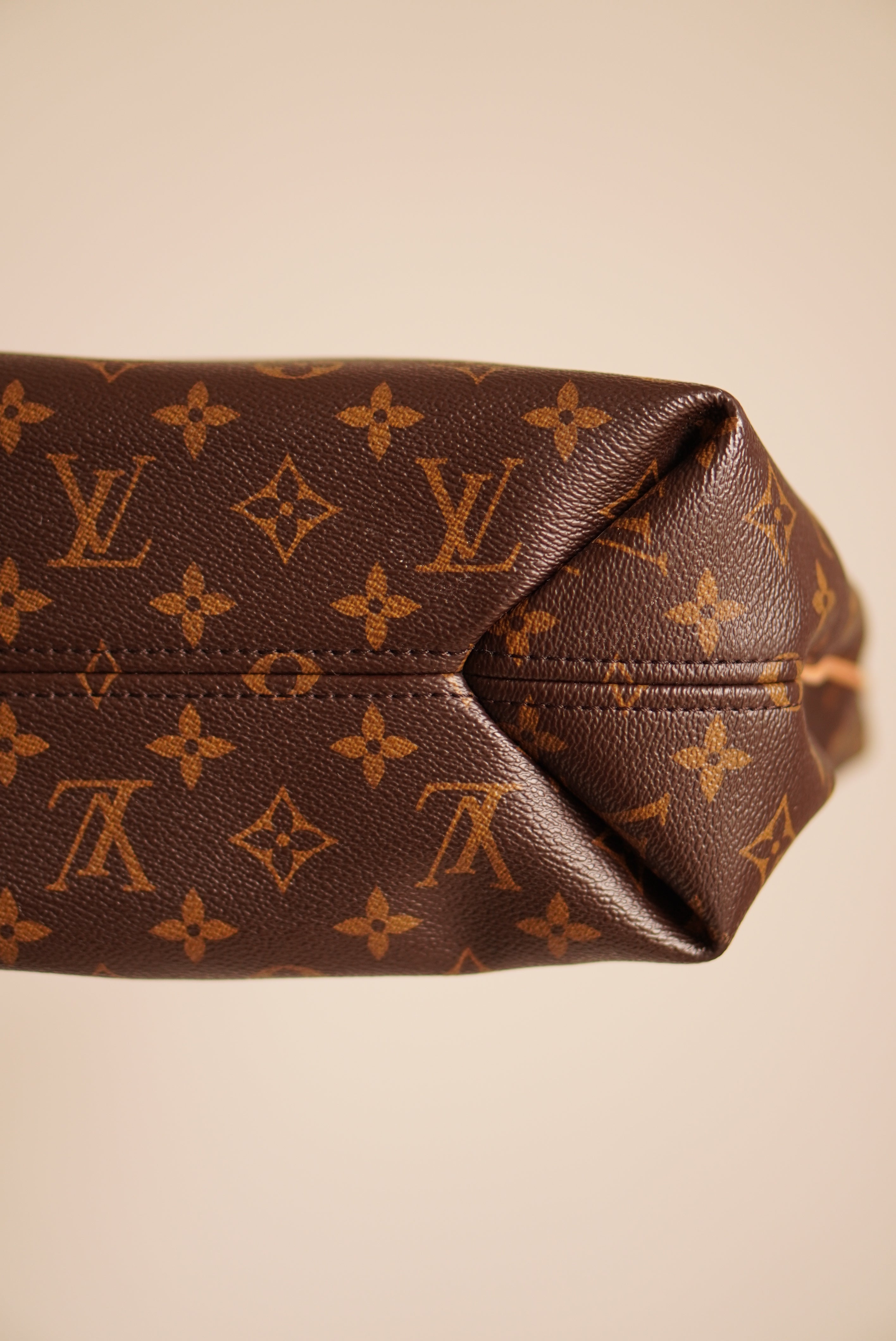 LOUIS VUITTON SULLY MM