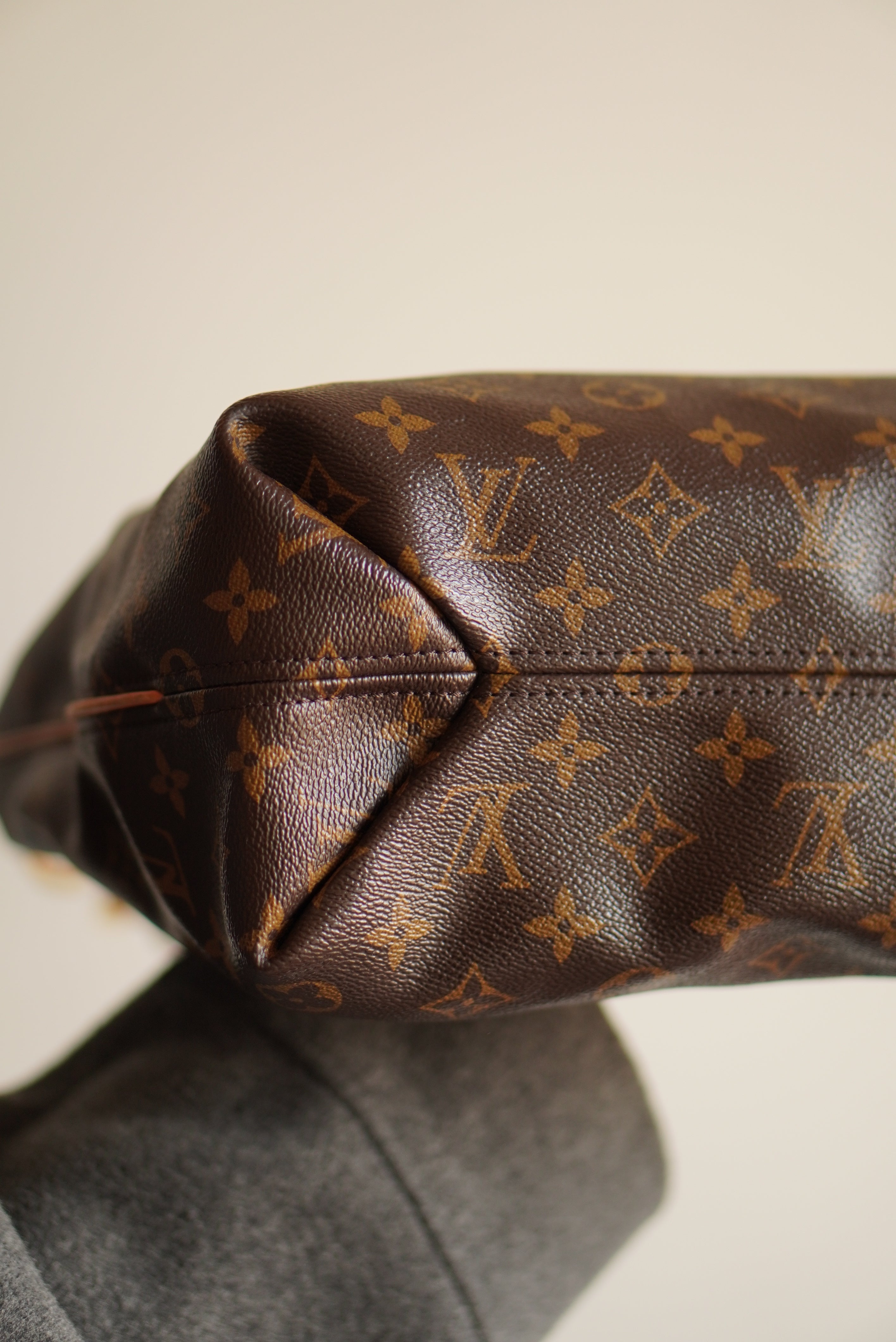 LOUIS VUITTON SULLY MM