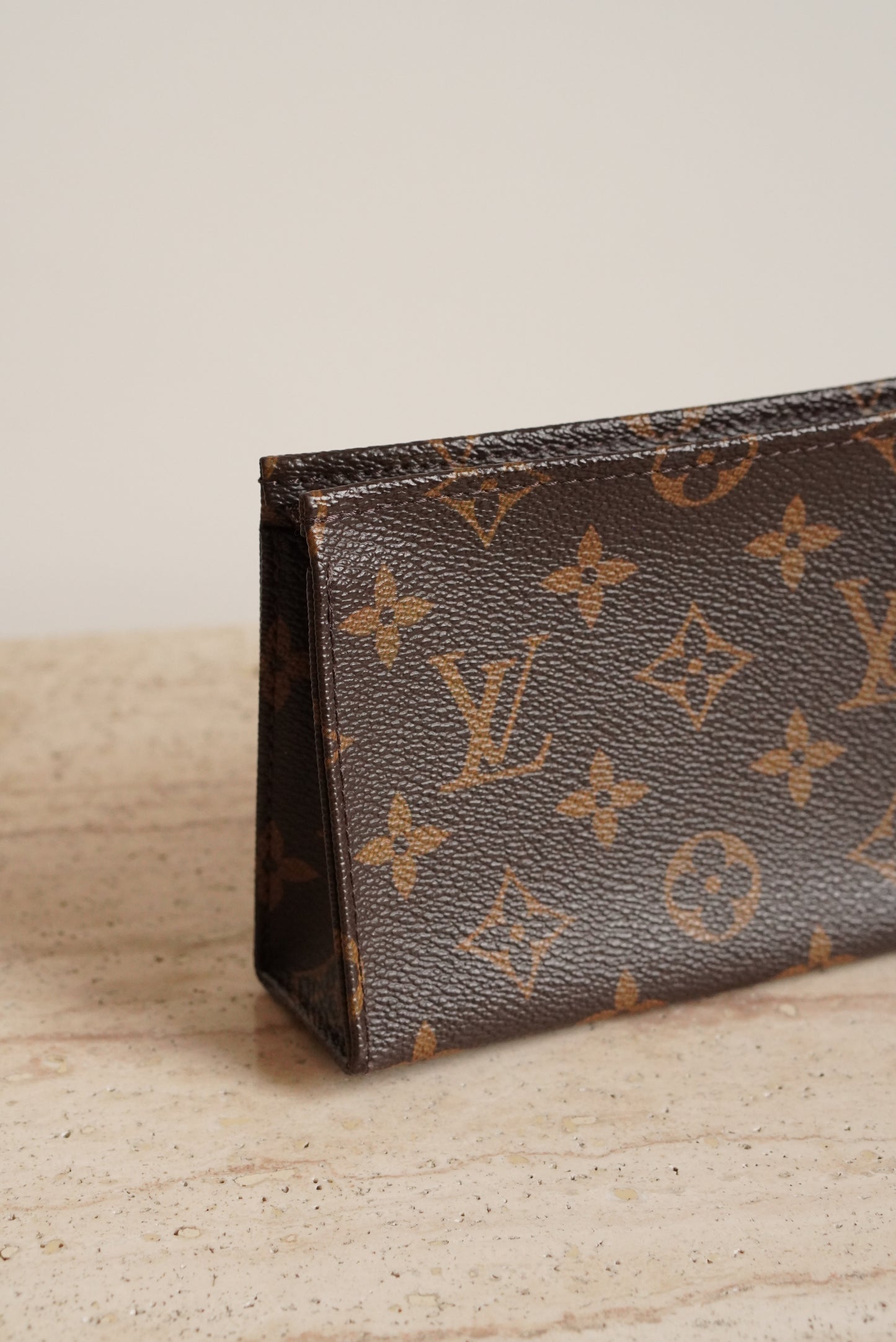 LOUIS VUITTON TOILETRY POUCH 15