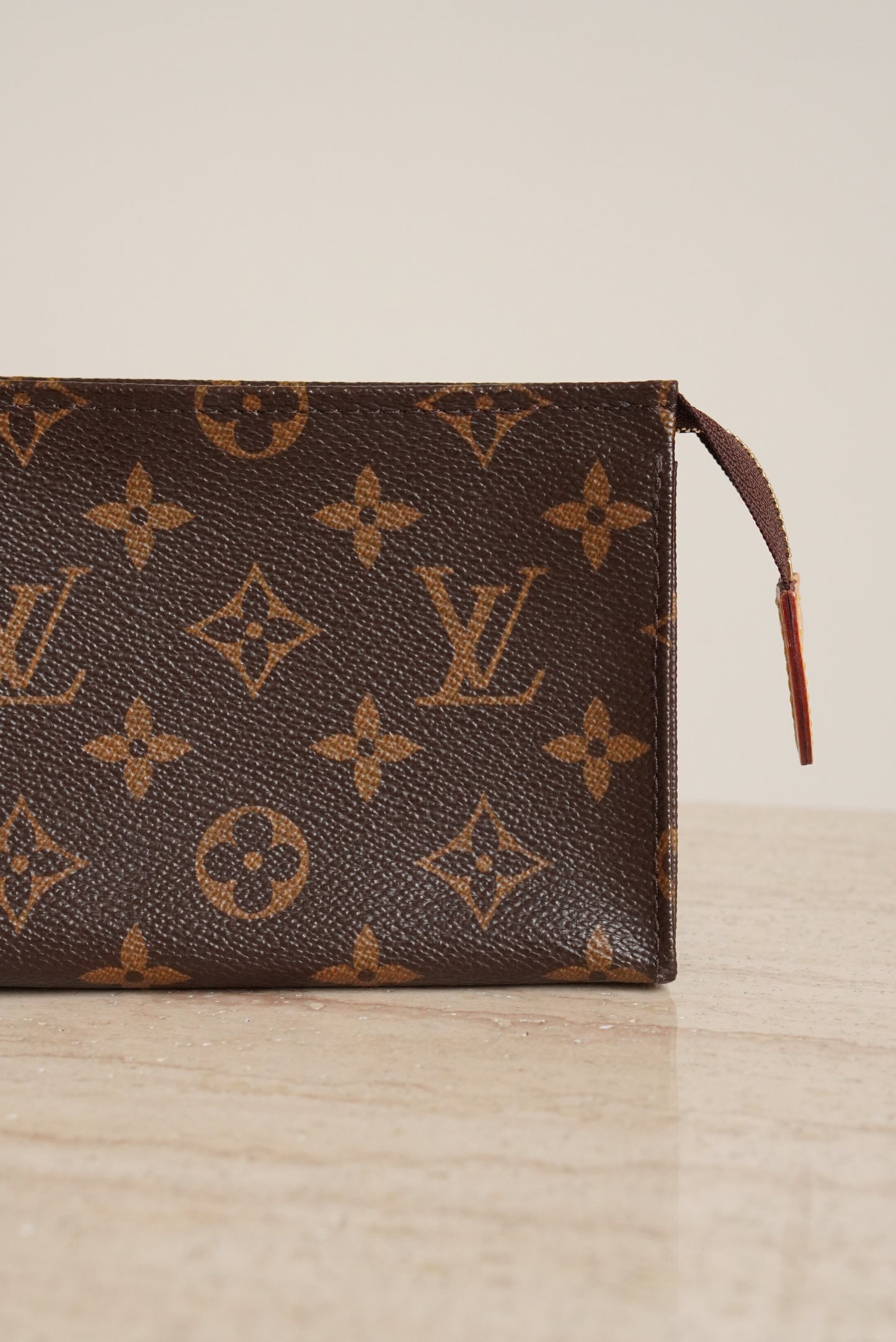 LOUIS VUITTON TOILETRY POUCH 15