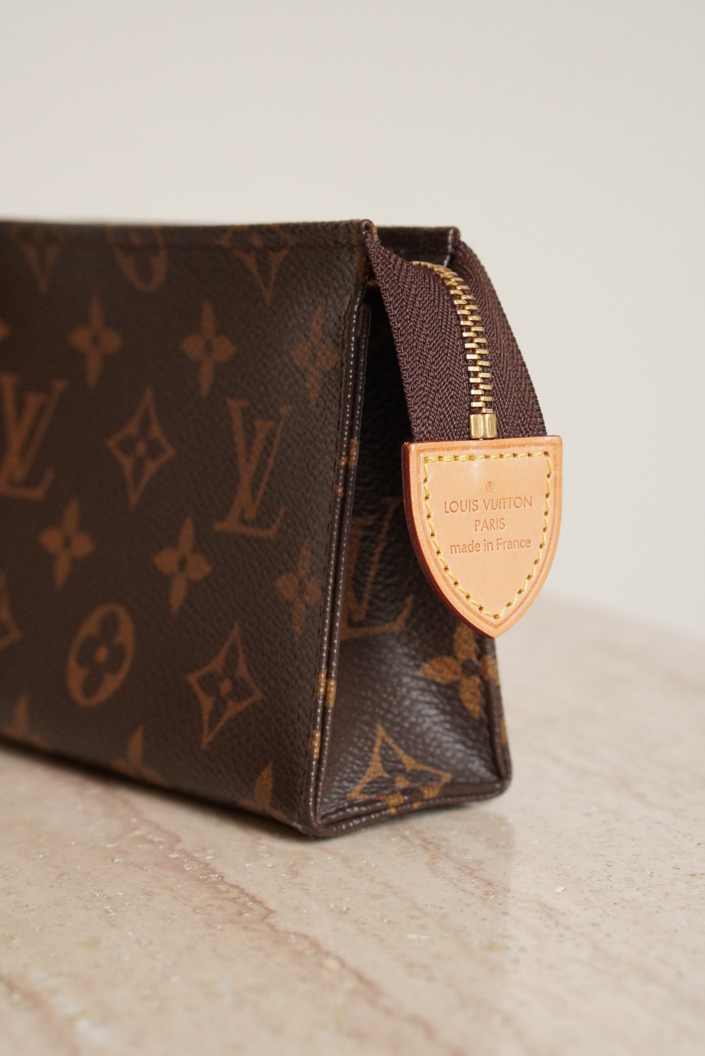 LOUIS VUITTON TOILETRY POUCH 15