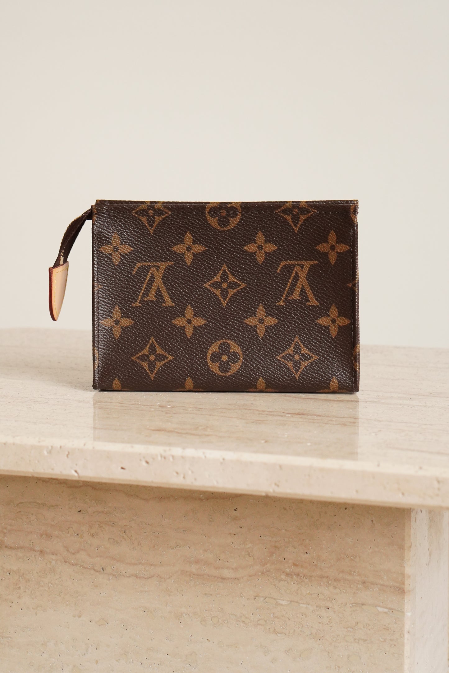 LOUIS VUITTON TOILETRY POUCH 15