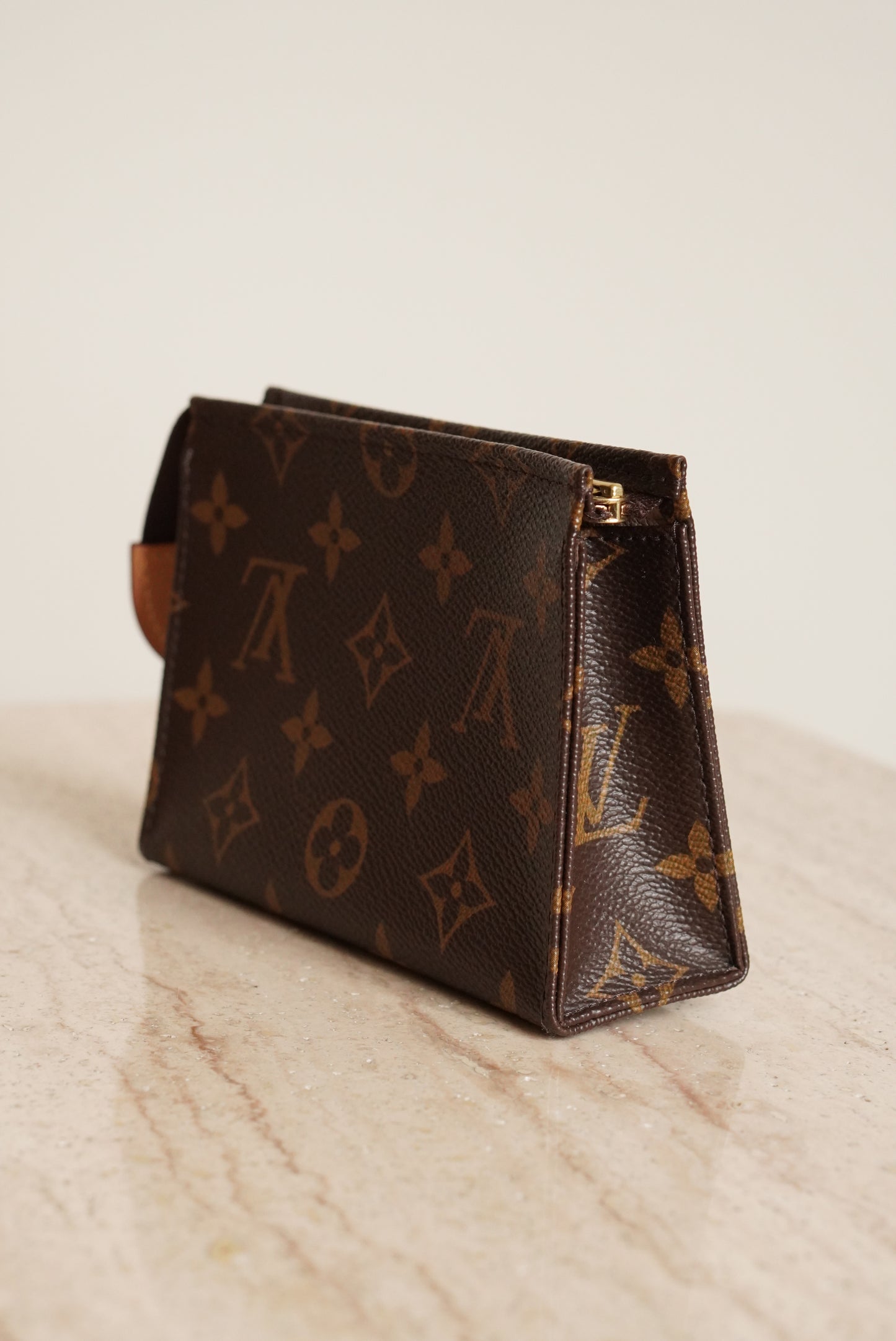 LOUIS VUITTON TOILETRY POUCH 15