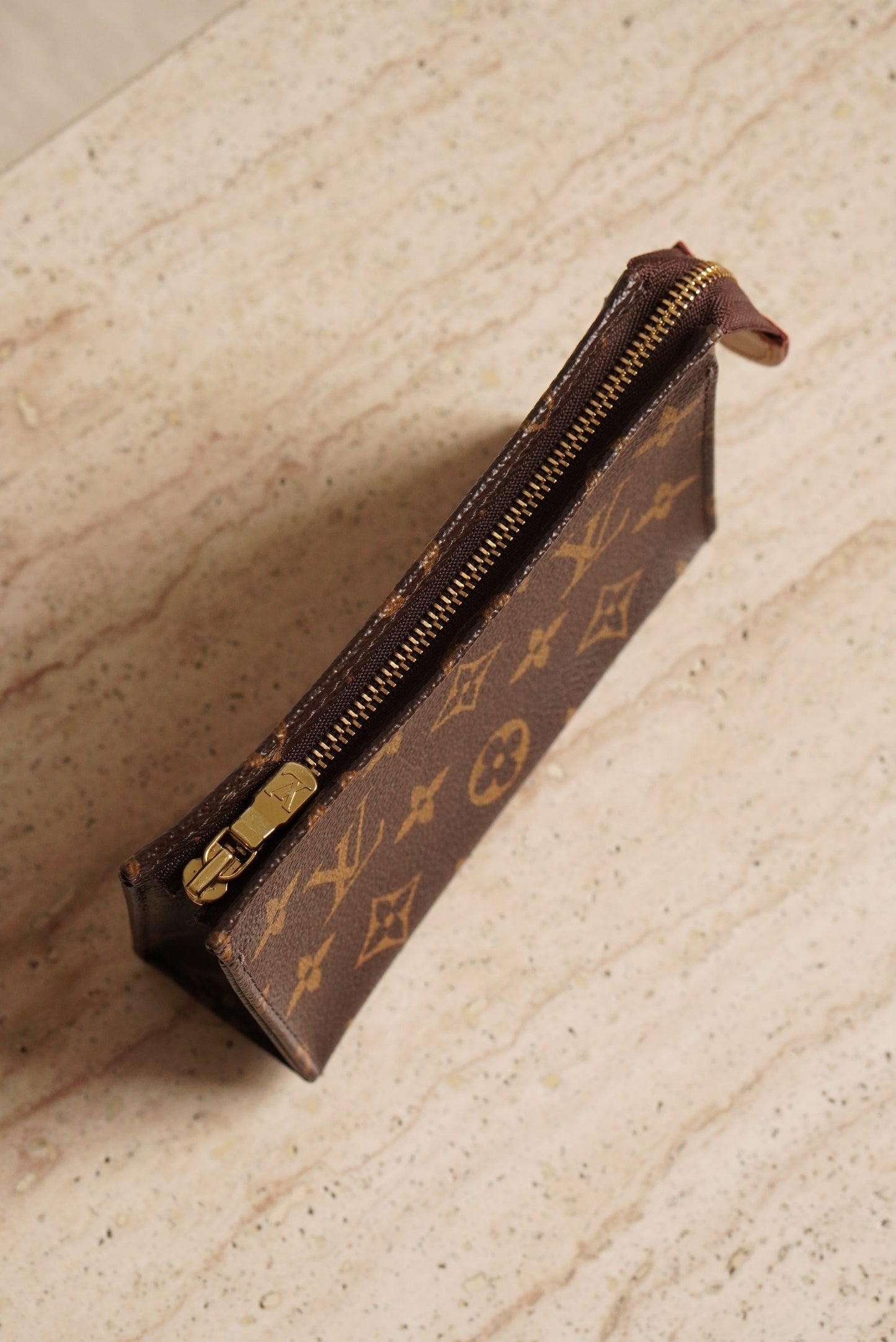 LOUIS VUITTON TOILETRY POUCH 15