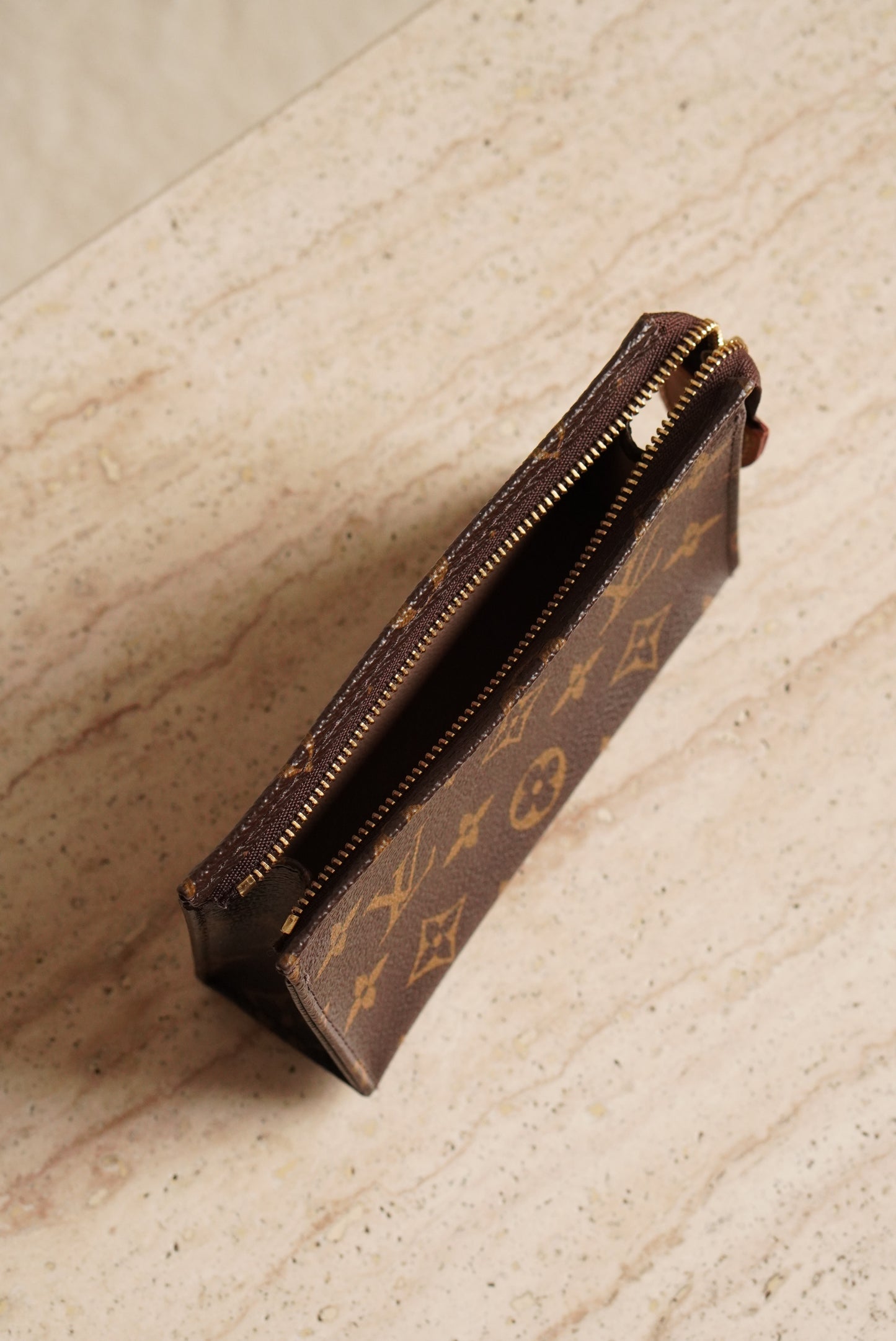 LOUIS VUITTON TOILETRY POUCH 15