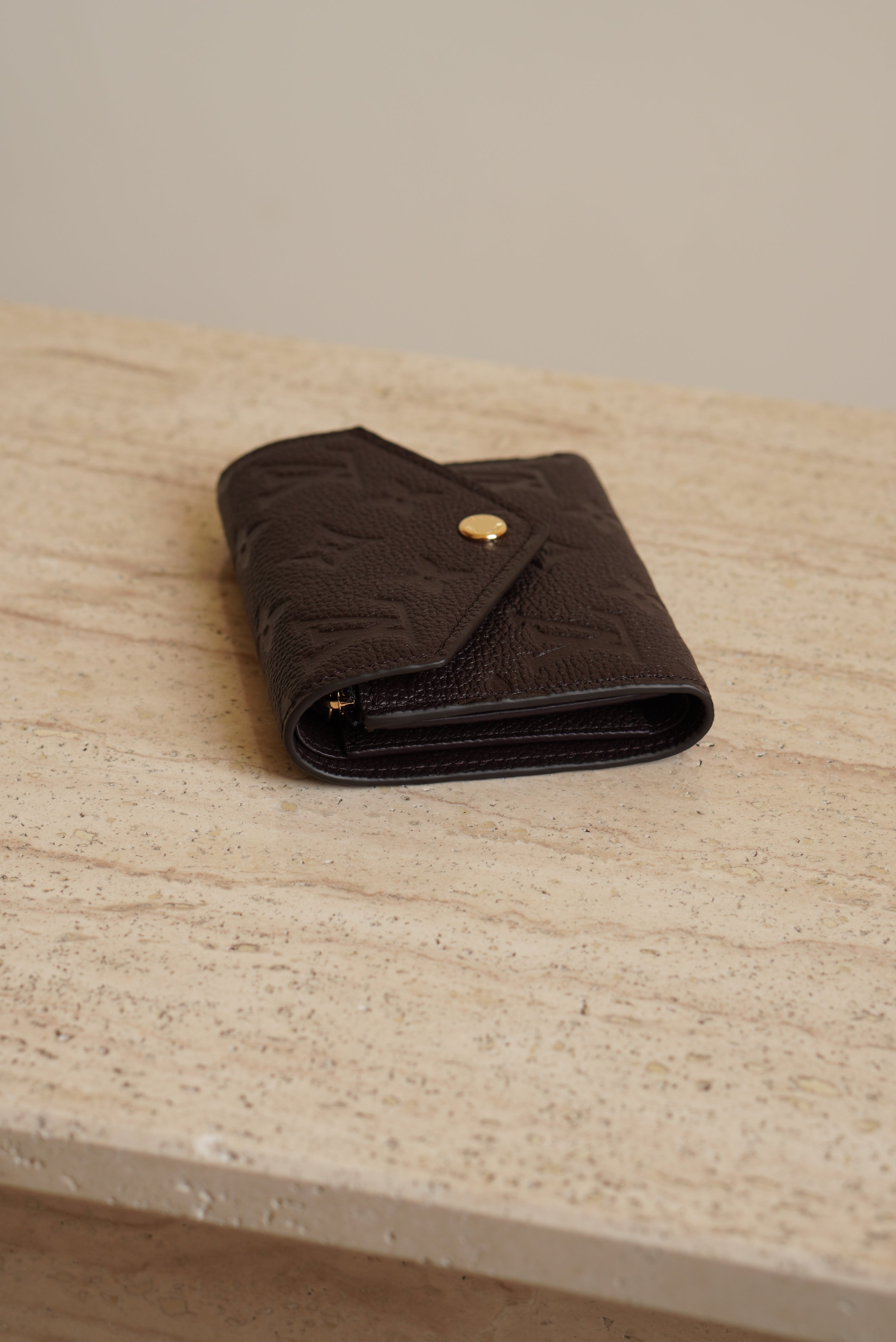 LOUIS VUITTON VICTORINE WALLET | CHOCOLATE