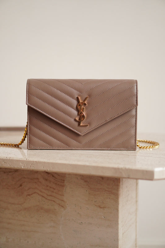 SAINT LAURENT CASSANDRE ENVELOPE CHAIN WALLET