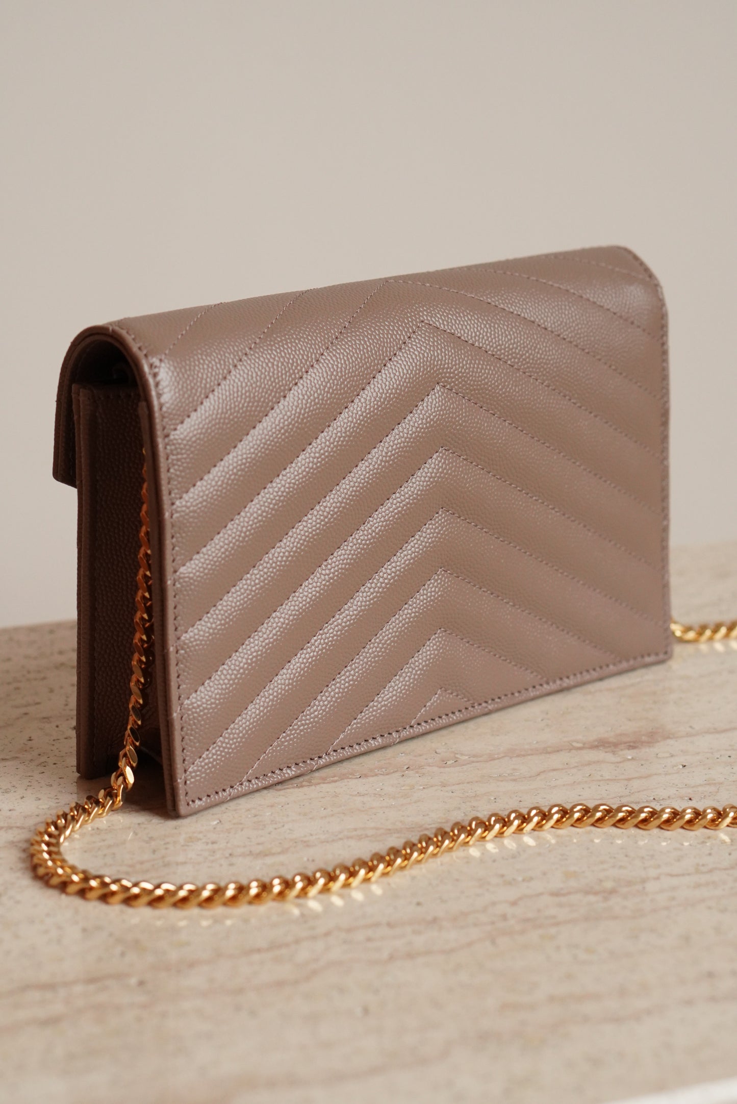 SAINT LAURENT CASSANDRE ENVELOPE CHAIN WALLET