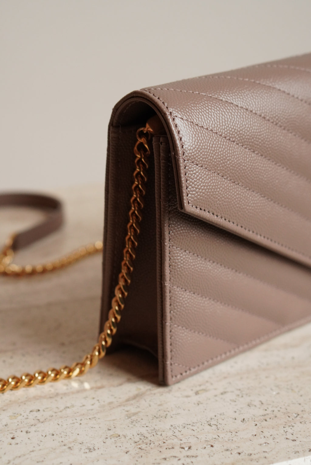 SAINT LAURENT CASSANDRE ENVELOPE CHAIN WALLET