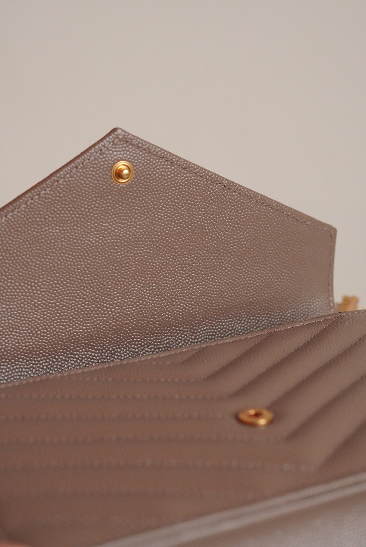 SAINT LAURENT CASSANDRE ENVELOPE CHAIN WALLET