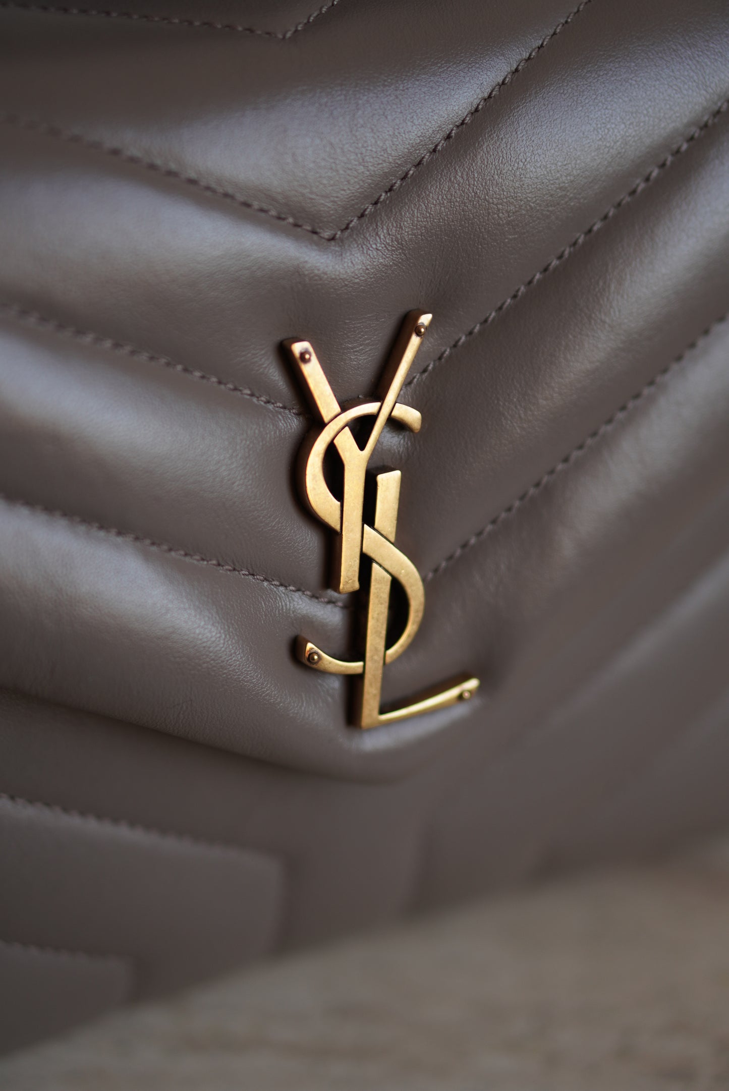 SAINT LAURENT LOULOU SMALL | TAUPE