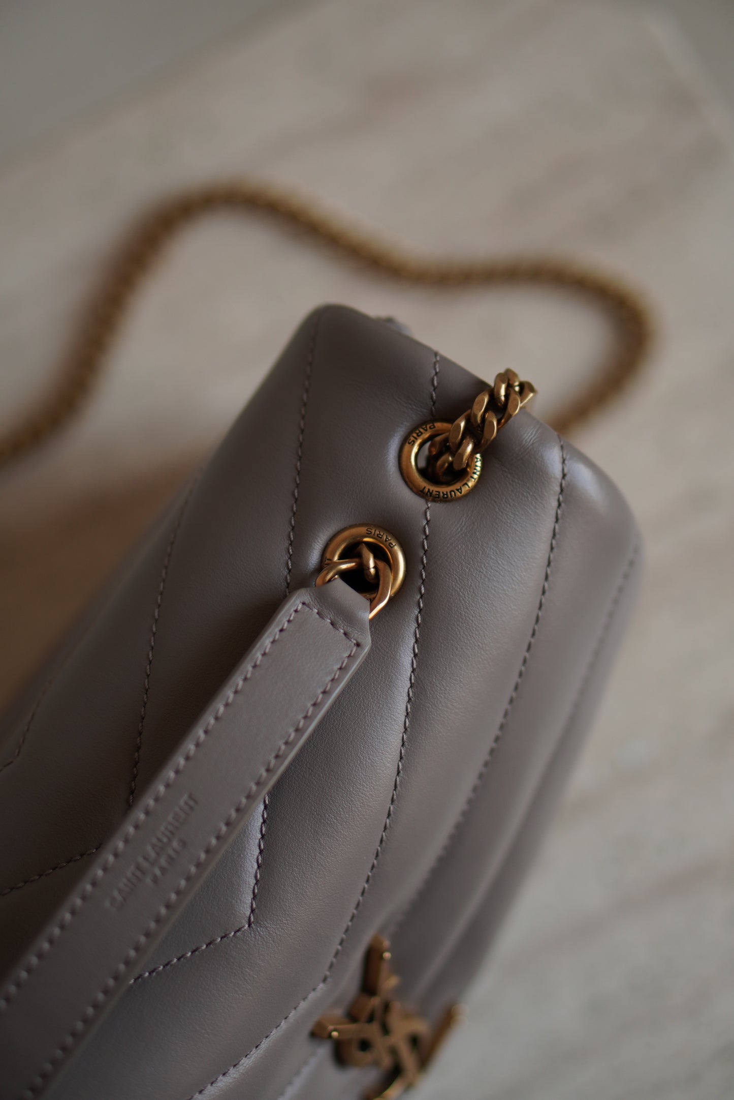 SAINT LAURENT LOULOU SMALL | TAUPE