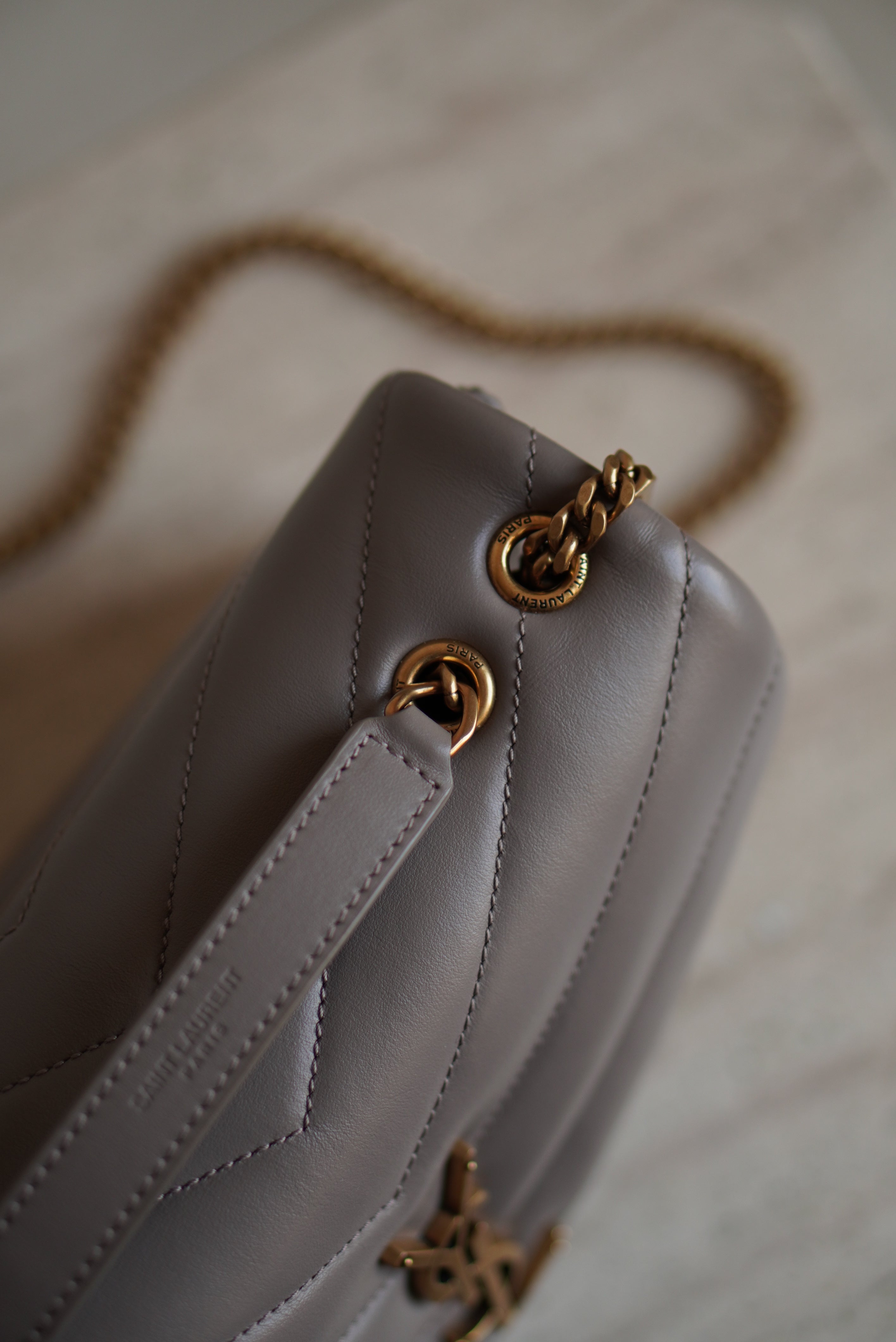 SAINT LAURENT LOULOU SMALL | TAUPE