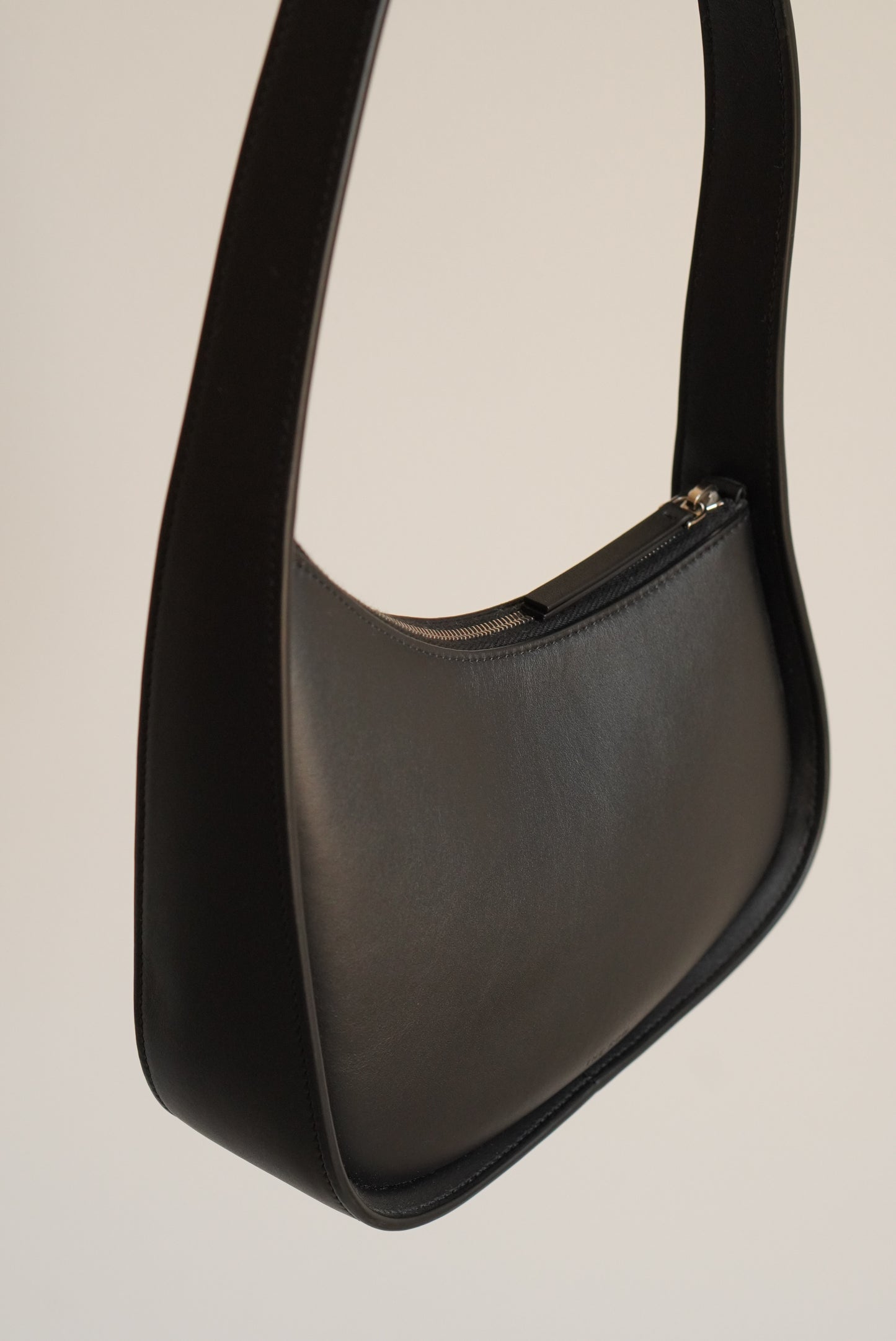 THE ROW HALF MOON BAG | BLACK