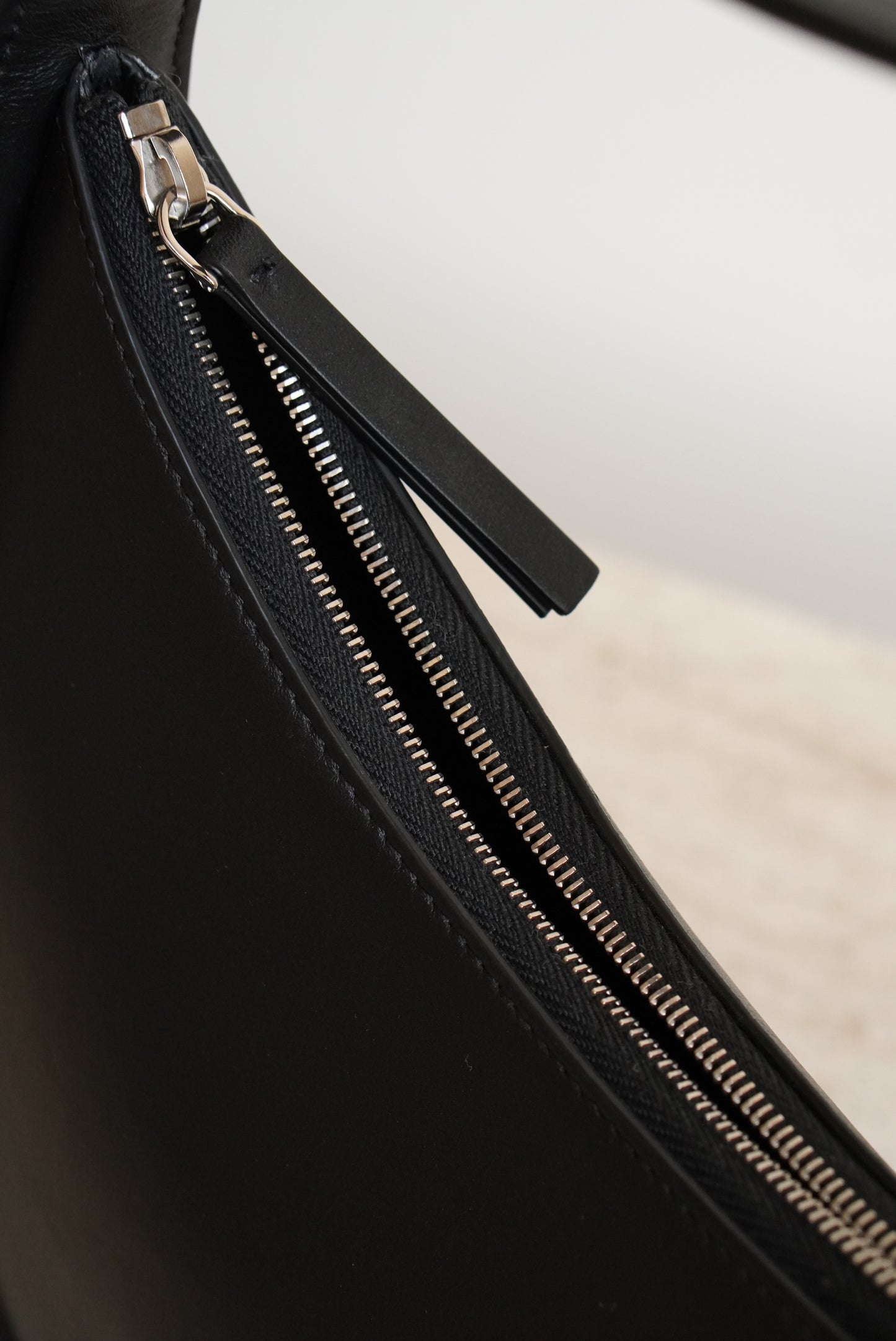 THE ROW HALF MOON BAG | BLACK
