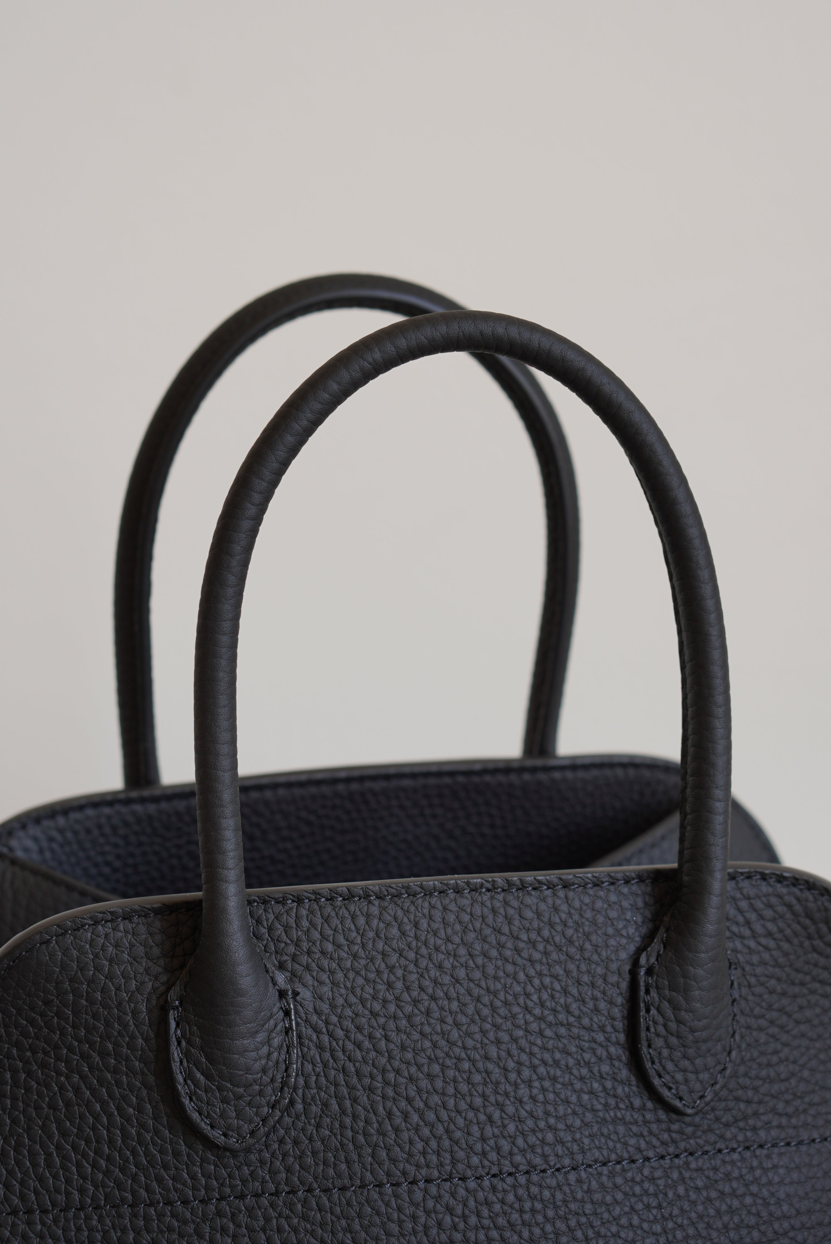 THE ROW SOFT MARGAUX 10 | BLACK