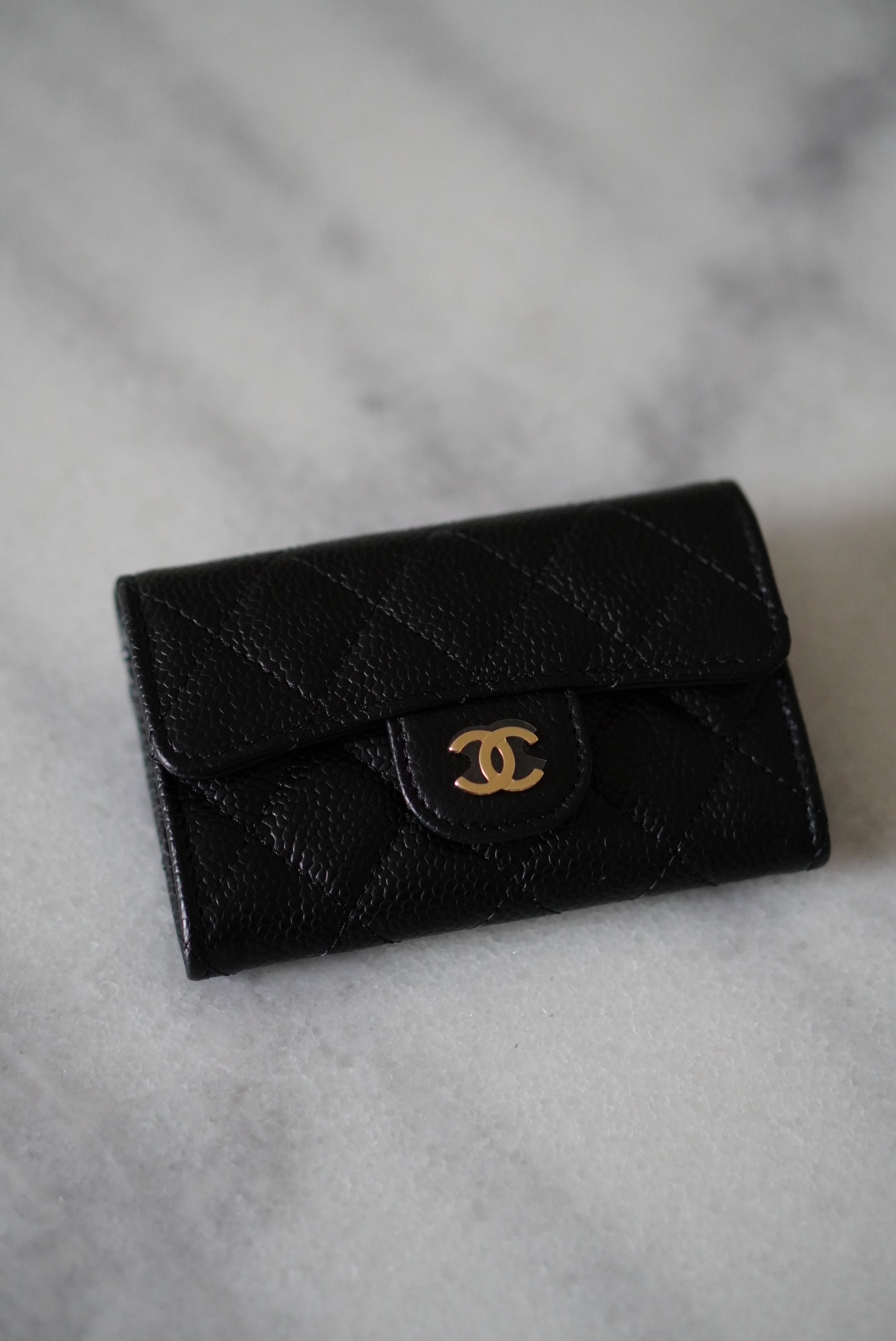 Chanel classic card online holder caviar