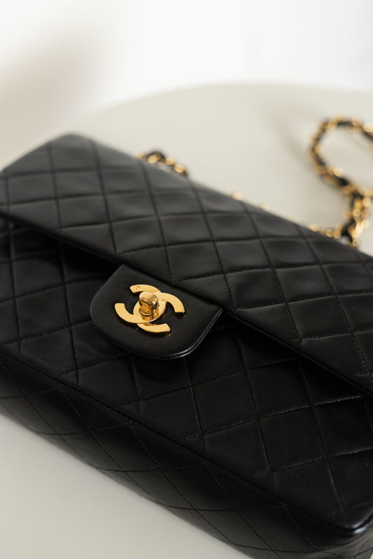 CHANEL CLASSIC MEDIUM DOUBLE FLAP