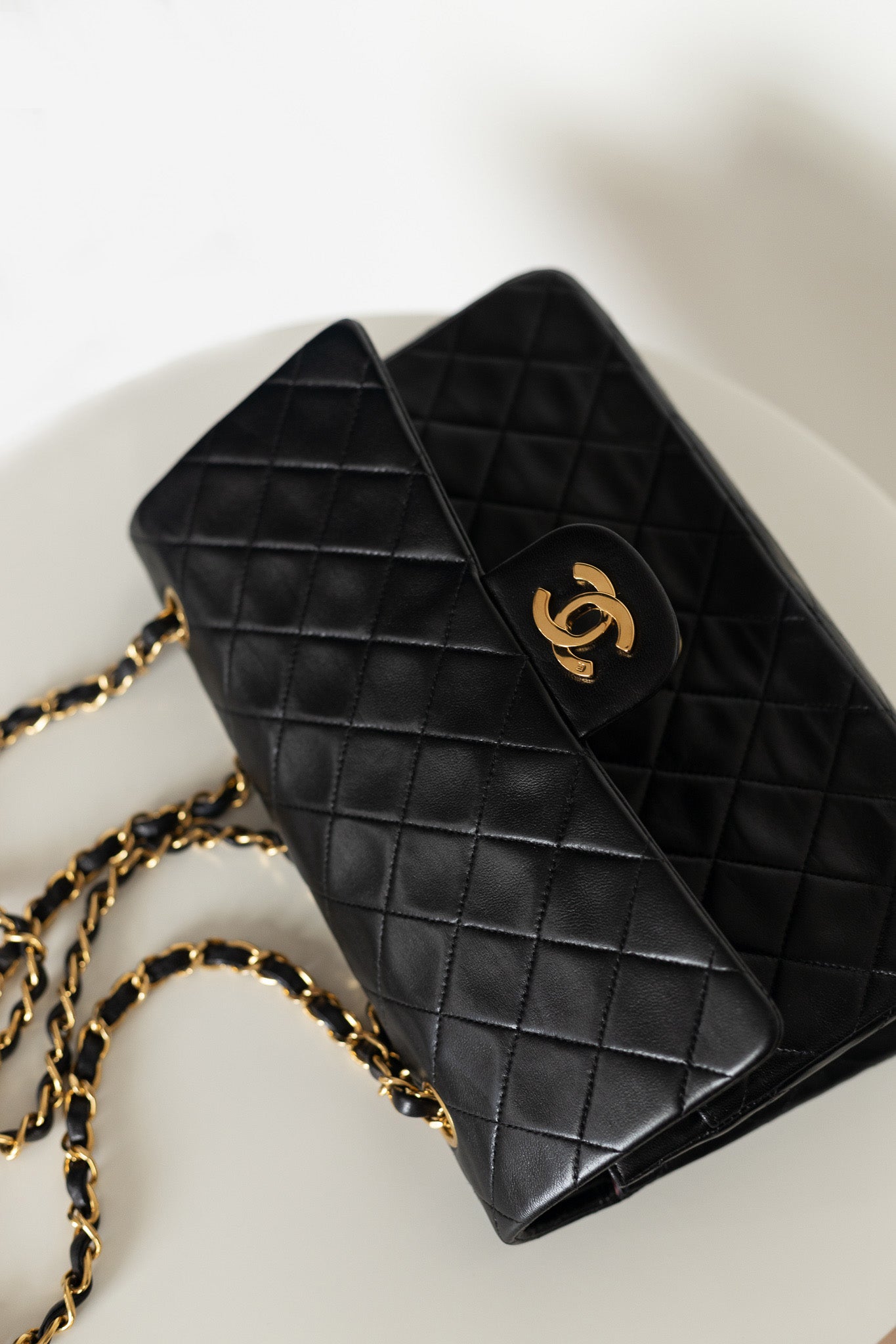 CHANEL CLASSIC MEDIUM DOUBLE FLAP