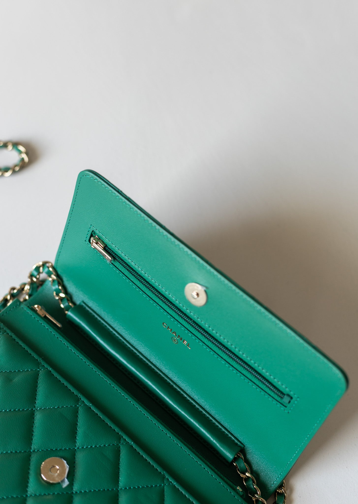 CHANEL WALLET ON CHAIN