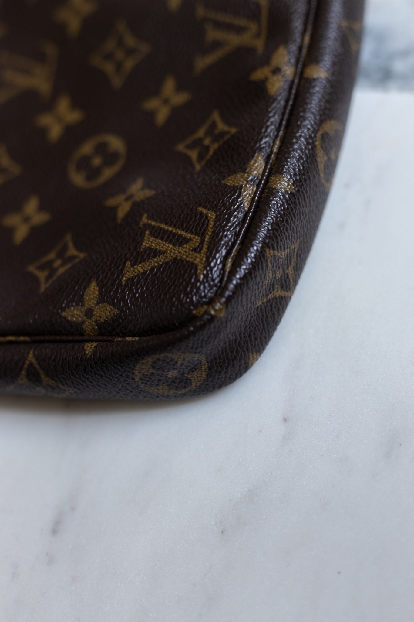 LOUIS VUITTON POCHETTE ACCESSOIRES