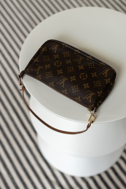 LOUIS VUITTON POCHETTE ACCESSOIRES