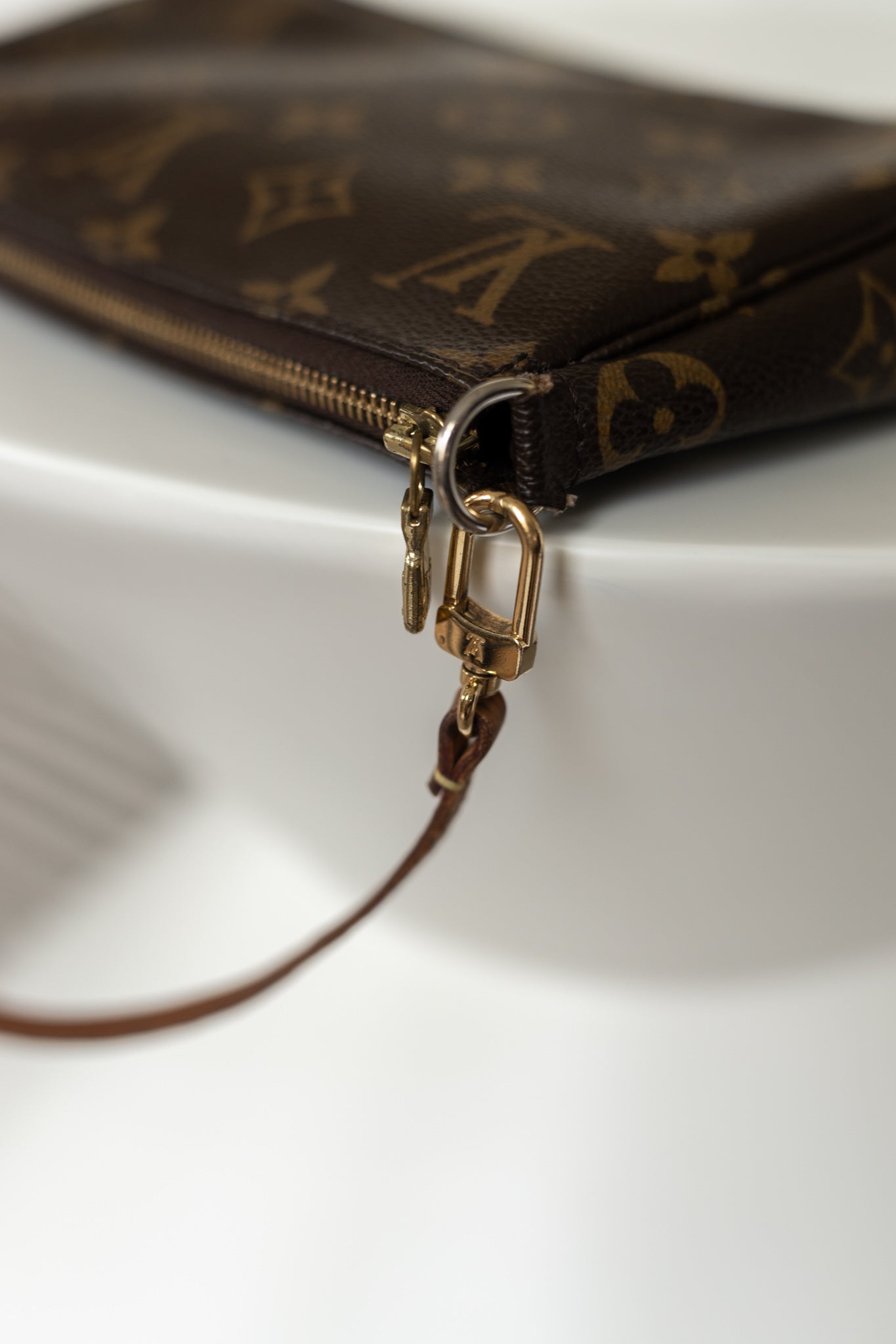 LOUIS VUITTON POCHETTE ACCESSOIRES